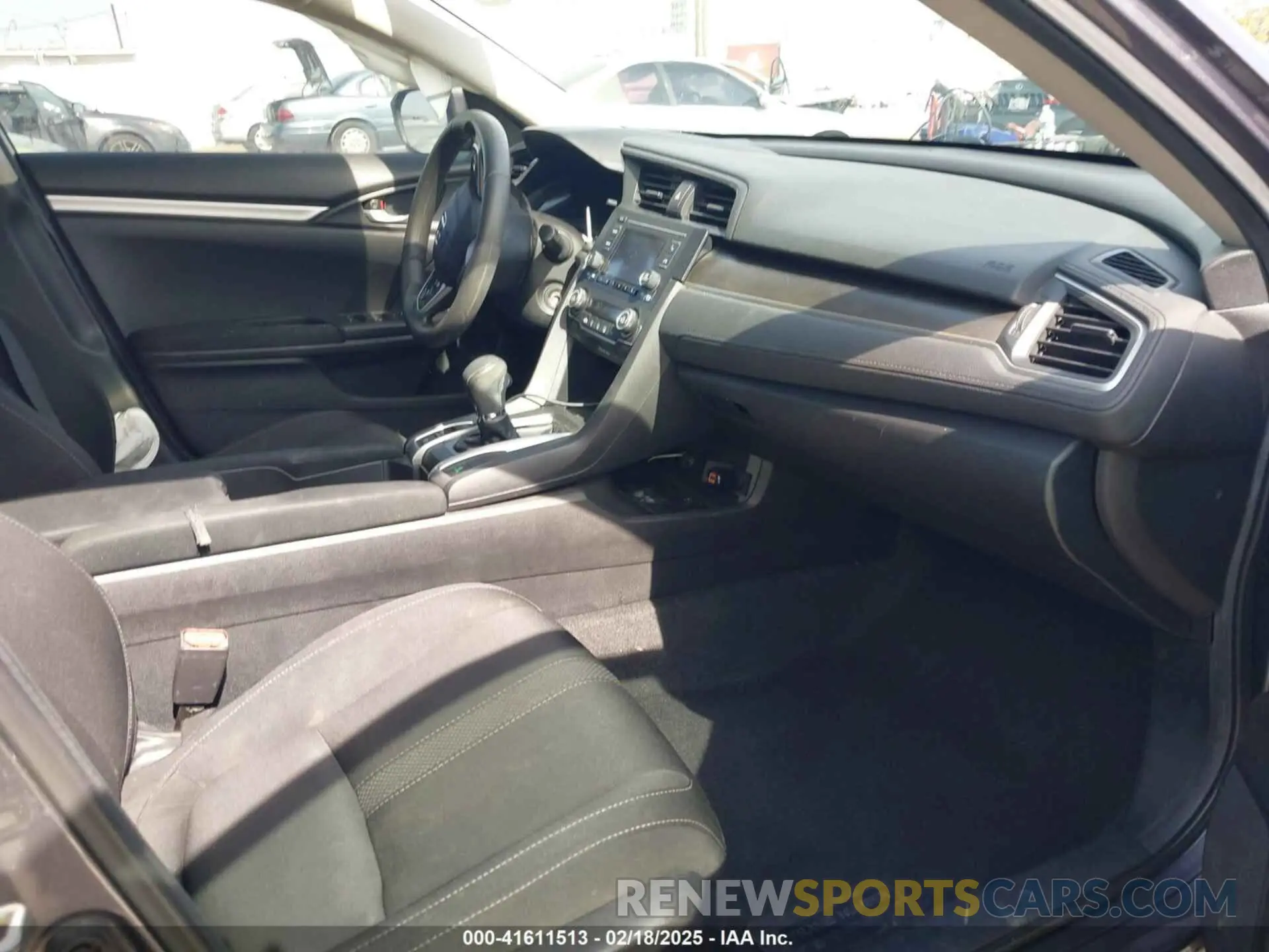 5 Photograph of a damaged car 19XFC2F69KE047109 HONDA CIVIC 2019