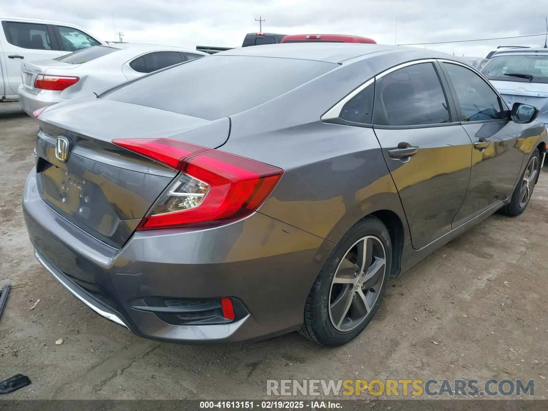 4 Photograph of a damaged car 19XFC2F69KE207652 HONDA CIVIC 2019
