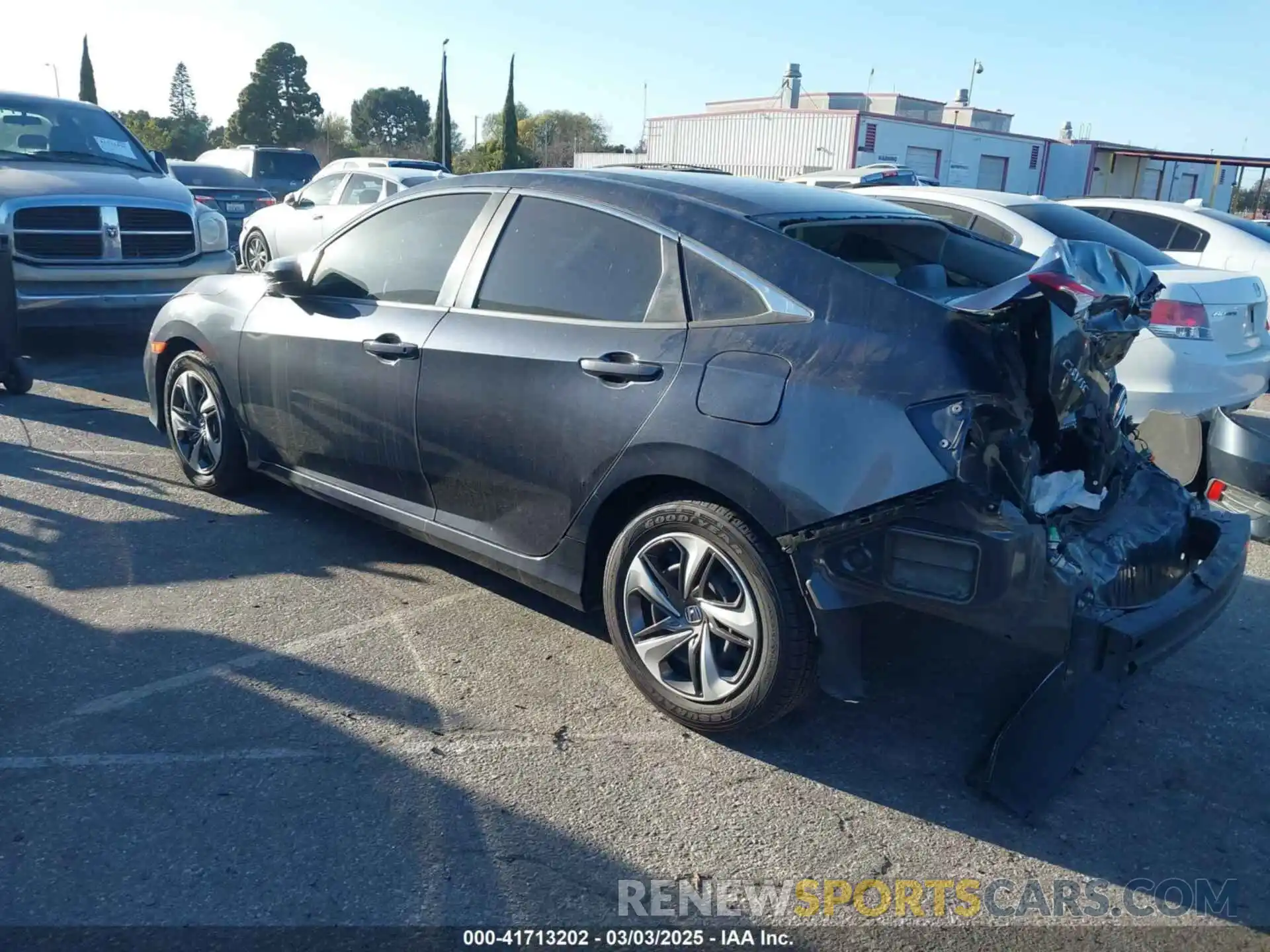 3 Photograph of a damaged car 19XFC2F6XKE206333 HONDA CIVIC 2019