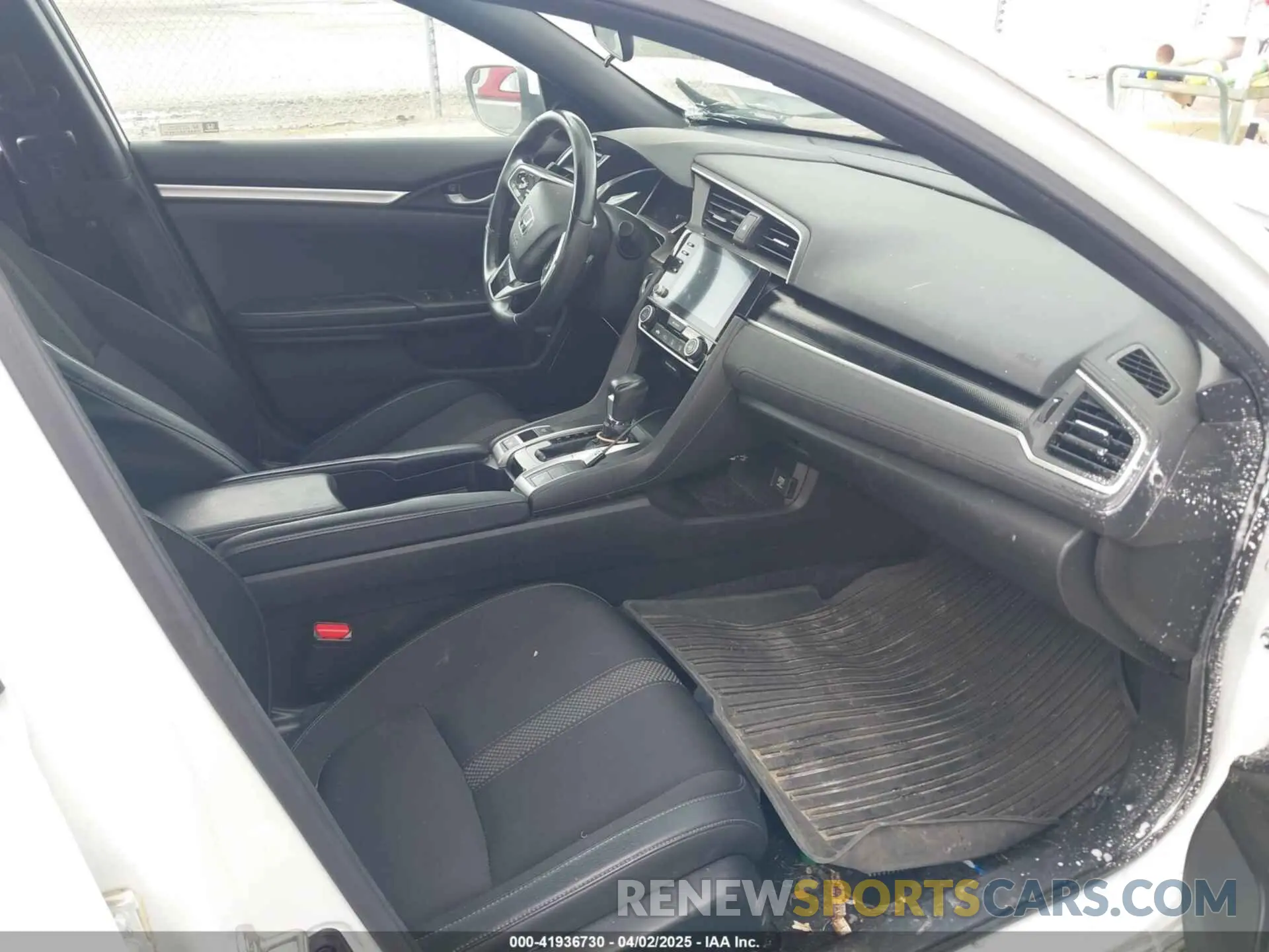 5 Photograph of a damaged car 19XFC2F80KE036761 HONDA CIVIC 2019