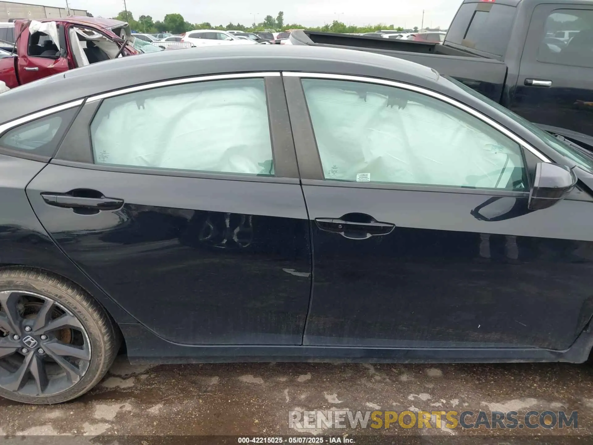 13 Photograph of a damaged car 19XFC2F80KE047548 HONDA CIVIC 2019