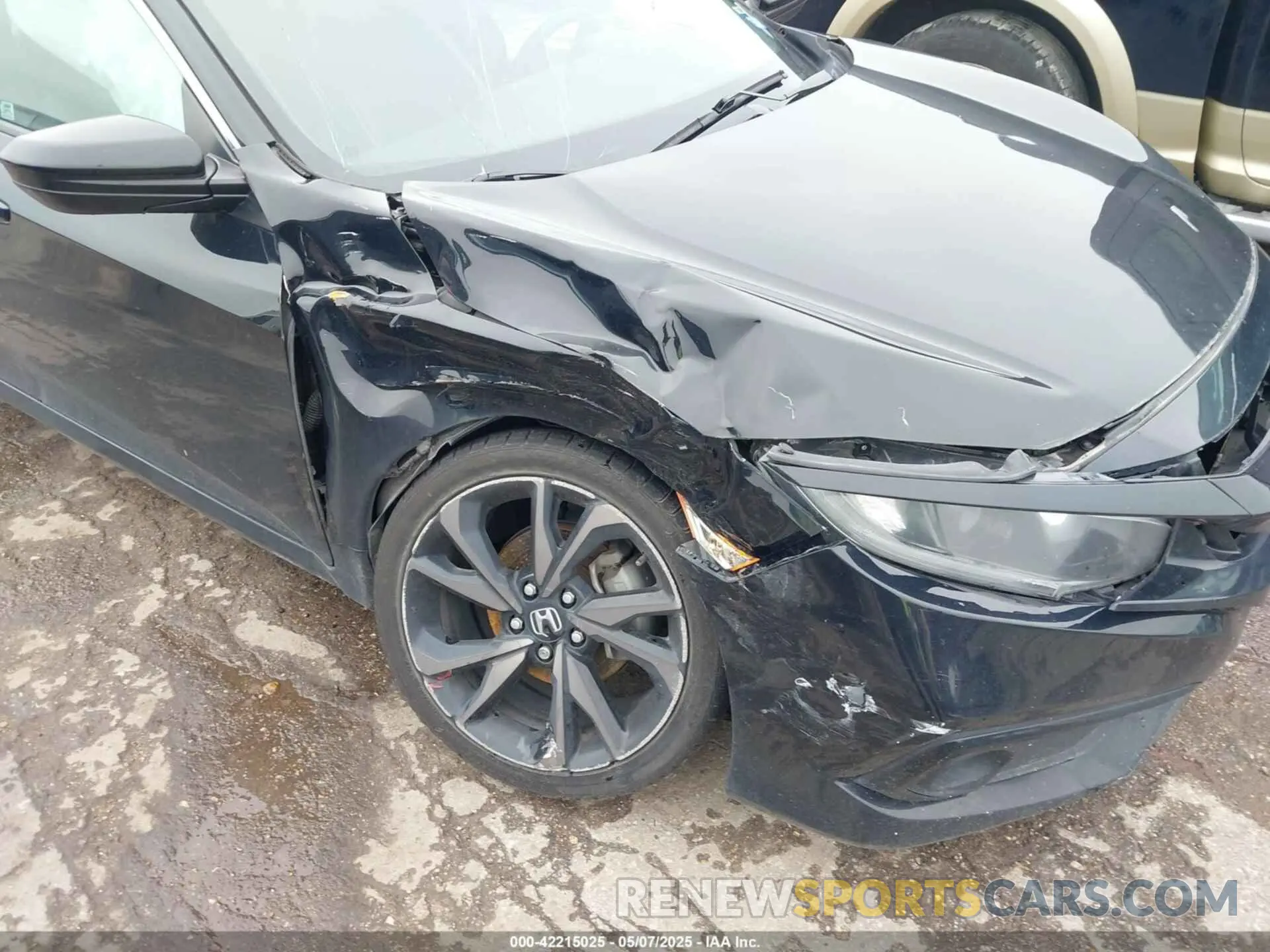 6 Photograph of a damaged car 19XFC2F80KE047548 HONDA CIVIC 2019