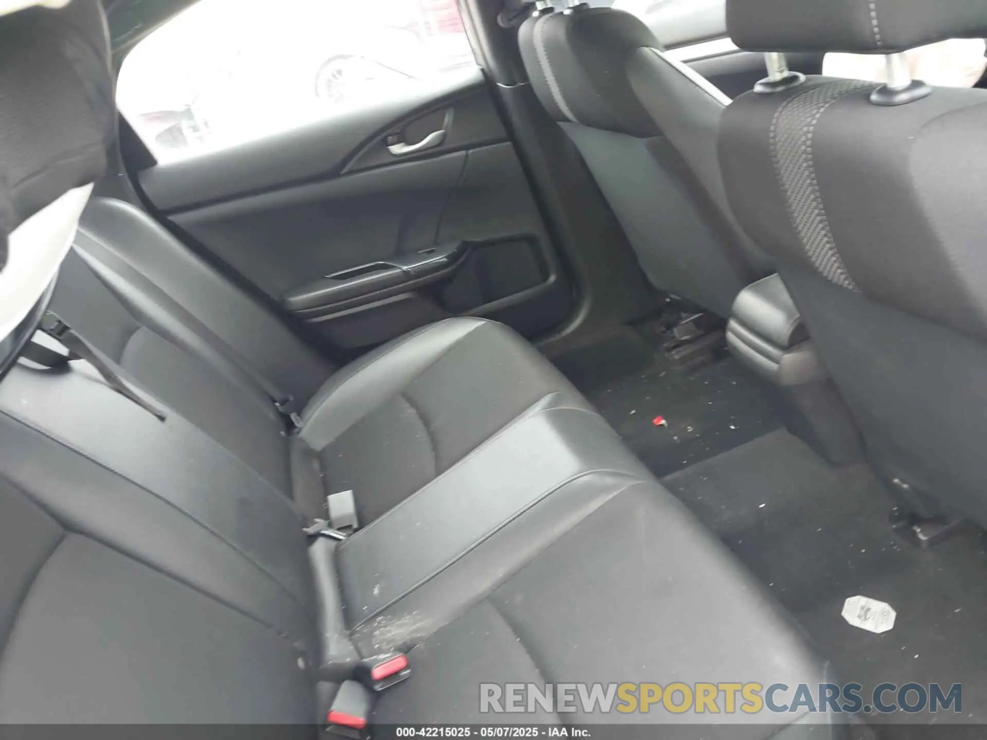 8 Photograph of a damaged car 19XFC2F80KE047548 HONDA CIVIC 2019