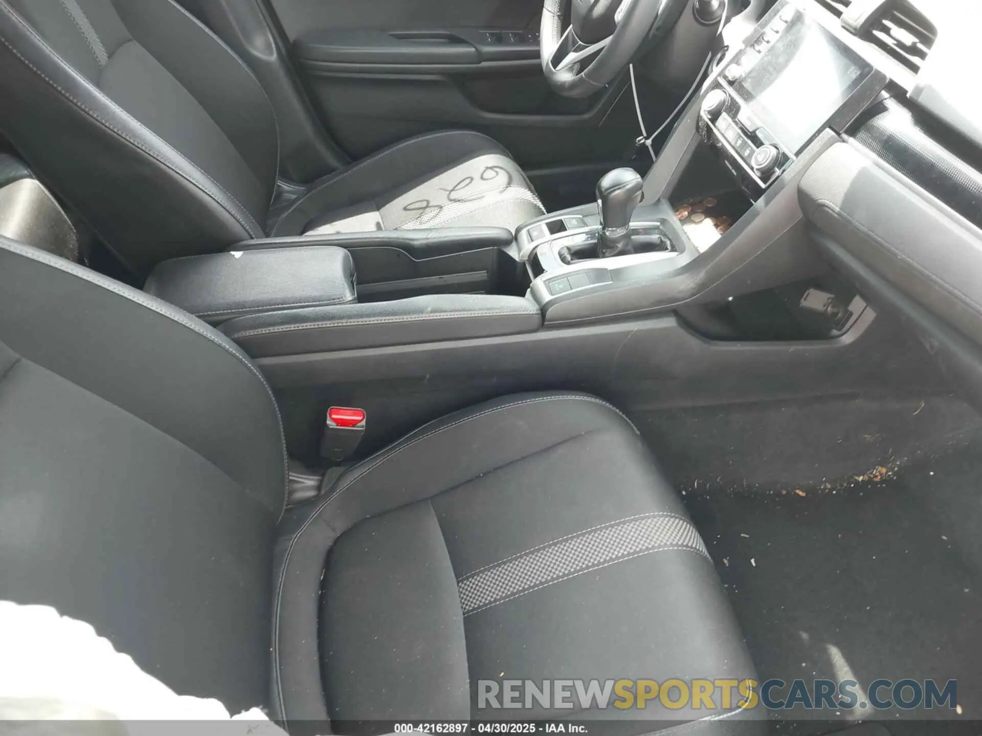 5 Photograph of a damaged car 19XFC2F80KE049025 HONDA CIVIC 2019