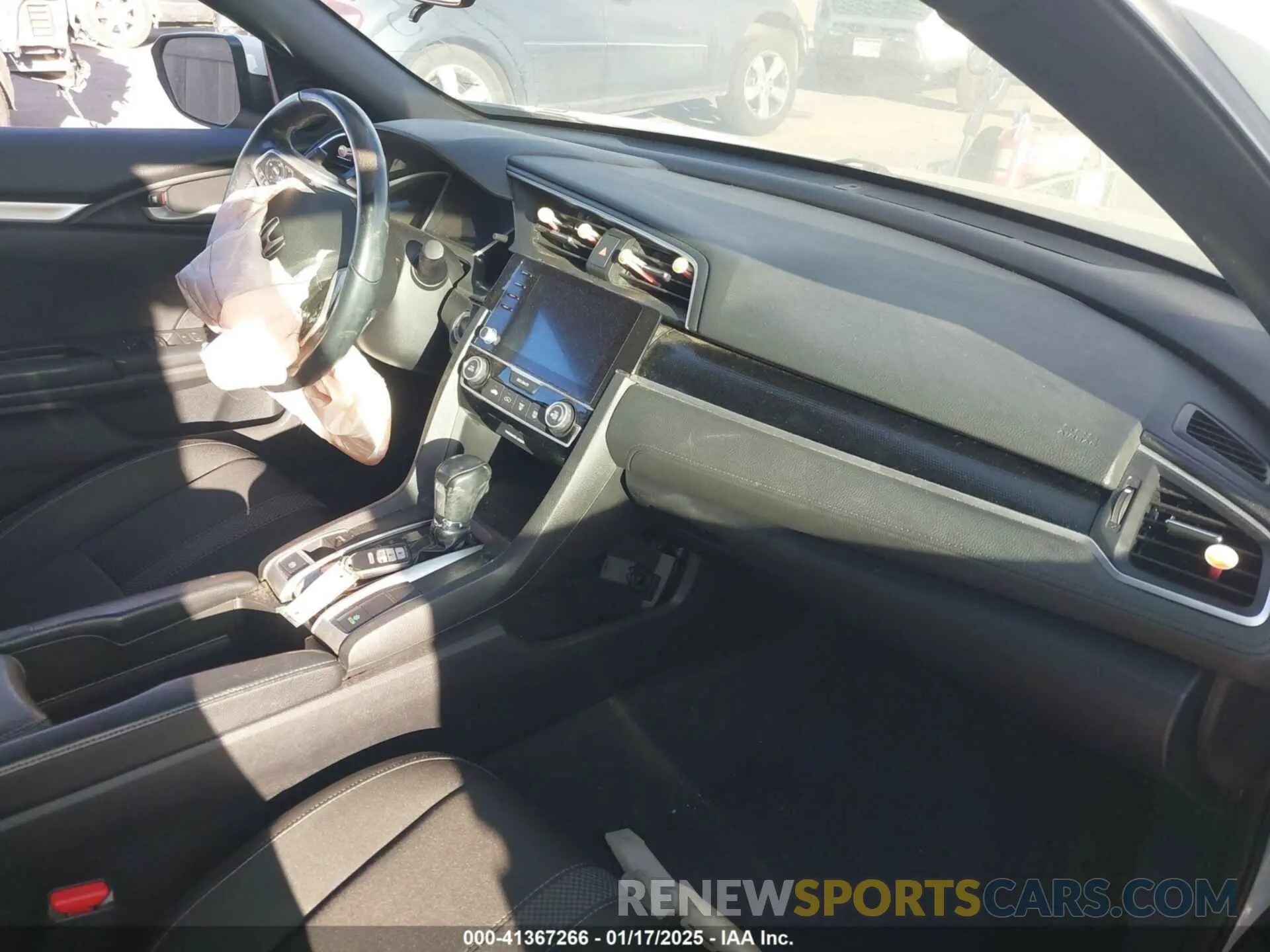 5 Photograph of a damaged car 19XFC2F81KE007981 HONDA CIVIC 2019