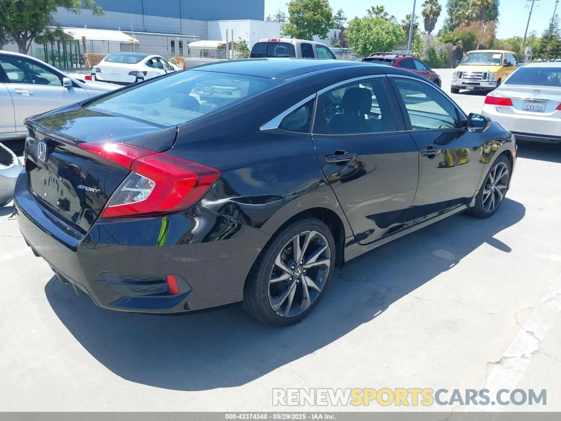 4 Photograph of a damaged car 19XFC2F81KE202656 HONDA CIVIC 2019