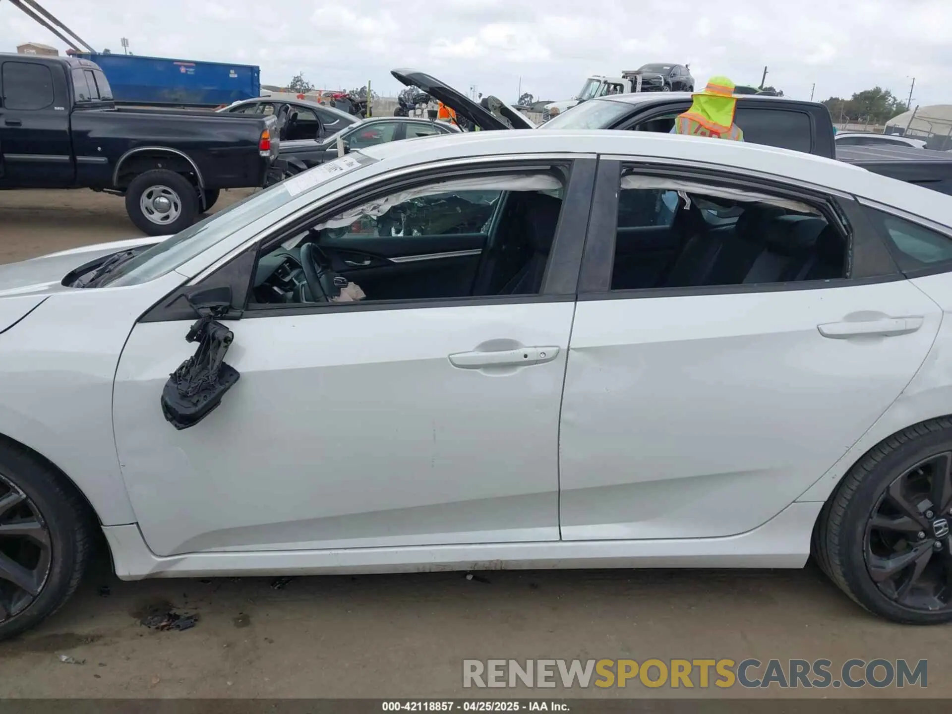 14 Photograph of a damaged car 19XFC2F82KE013269 HONDA CIVIC 2019