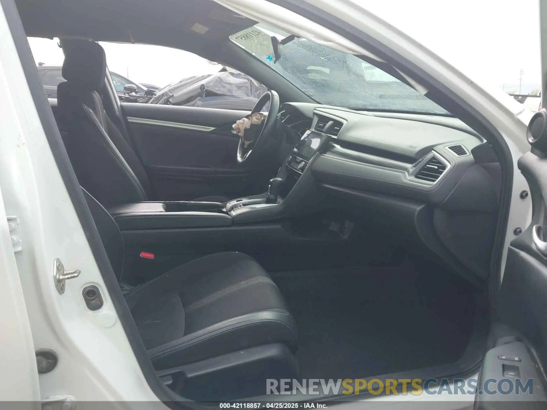 5 Photograph of a damaged car 19XFC2F82KE013269 HONDA CIVIC 2019