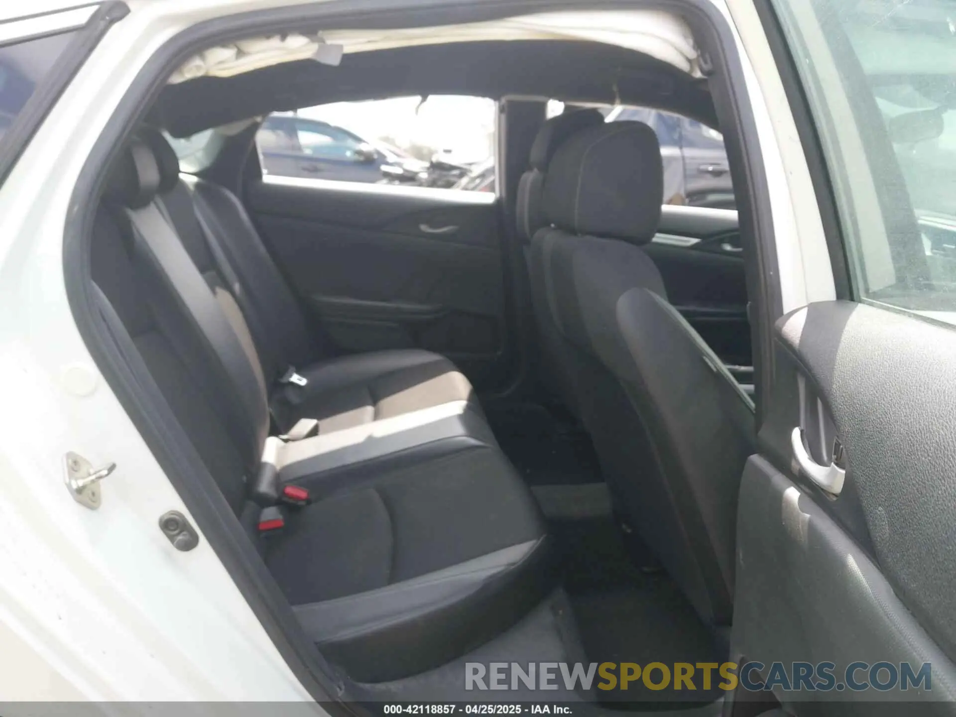 8 Photograph of a damaged car 19XFC2F82KE013269 HONDA CIVIC 2019