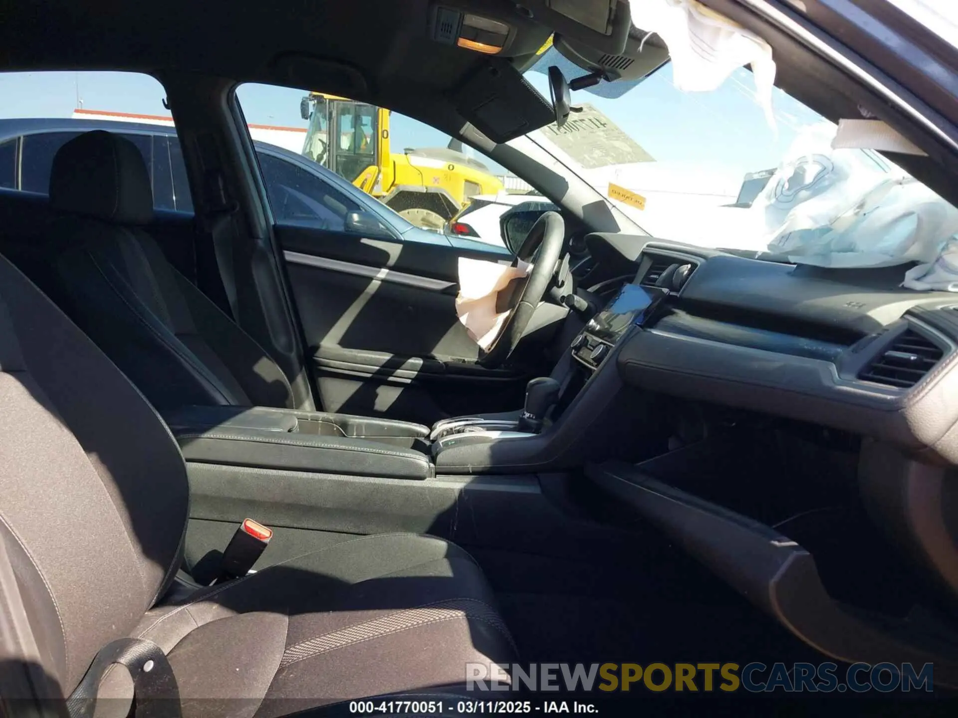 5 Photograph of a damaged car 19XFC2F82KE019704 HONDA CIVIC 2019