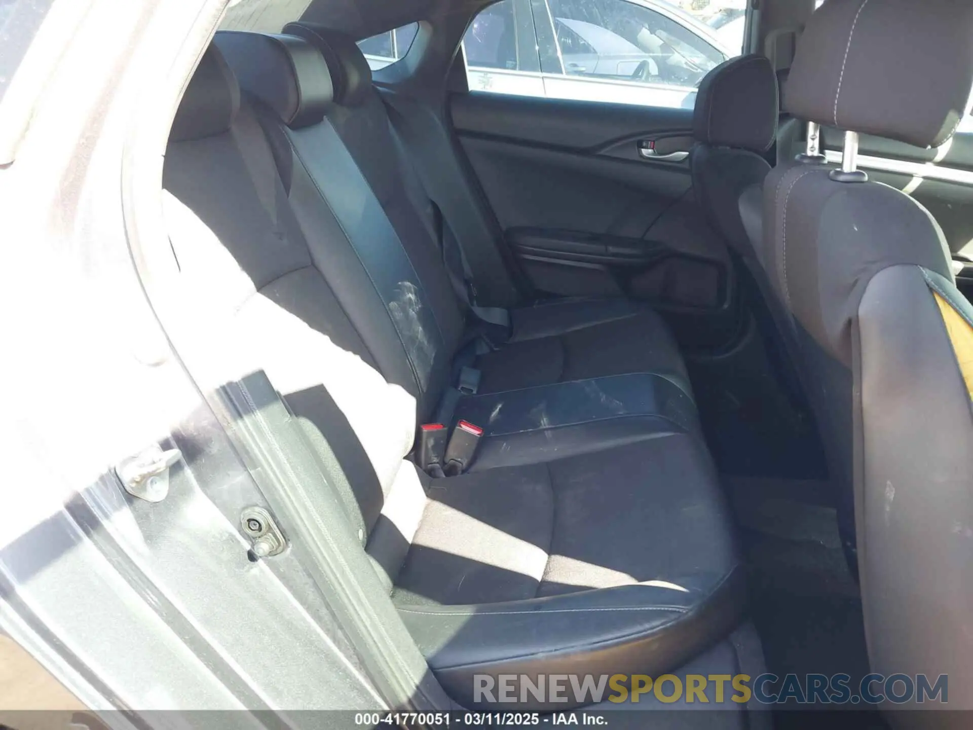 8 Photograph of a damaged car 19XFC2F82KE019704 HONDA CIVIC 2019