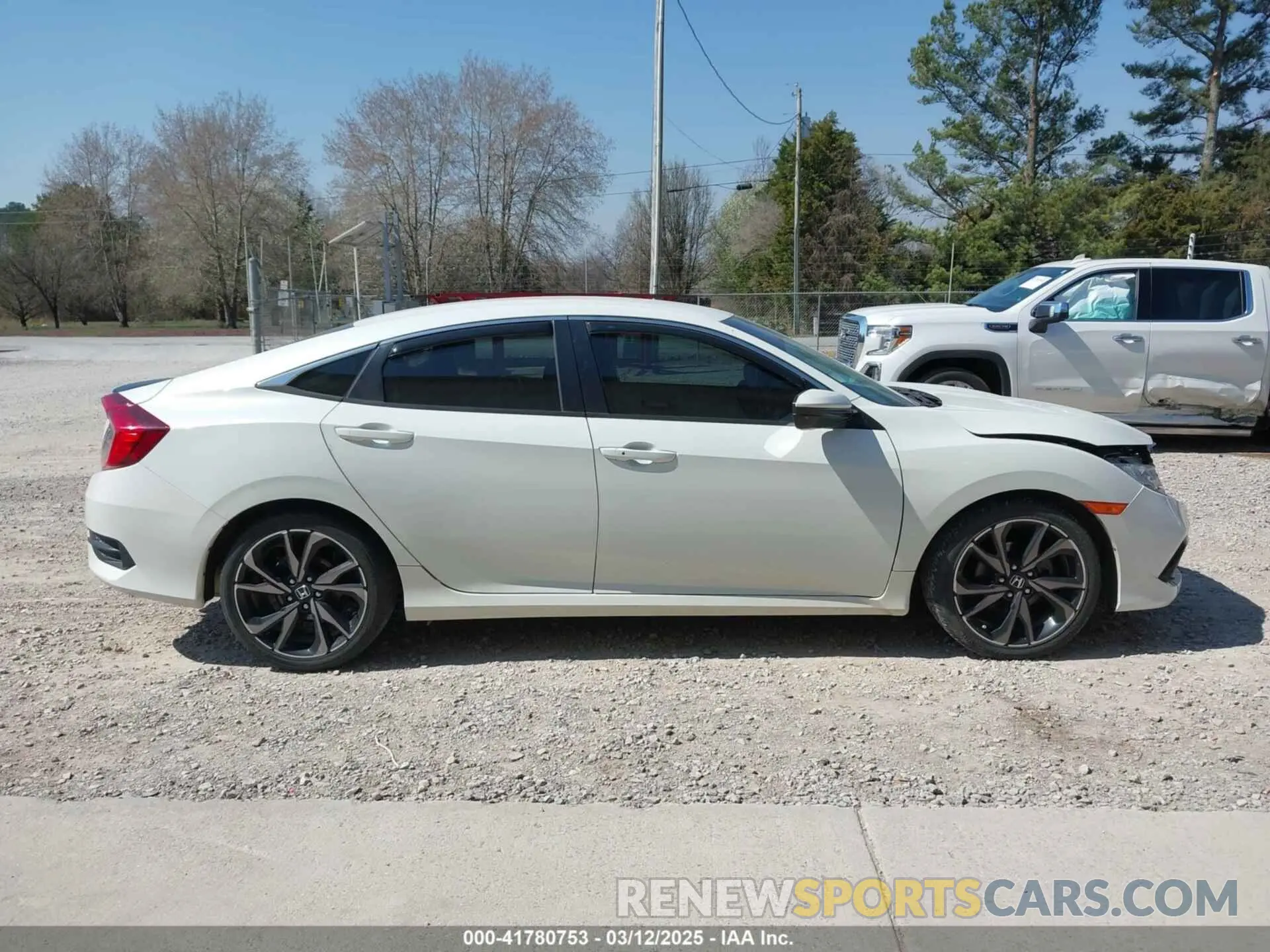 13 Photograph of a damaged car 19XFC2F82KE022747 HONDA CIVIC 2019