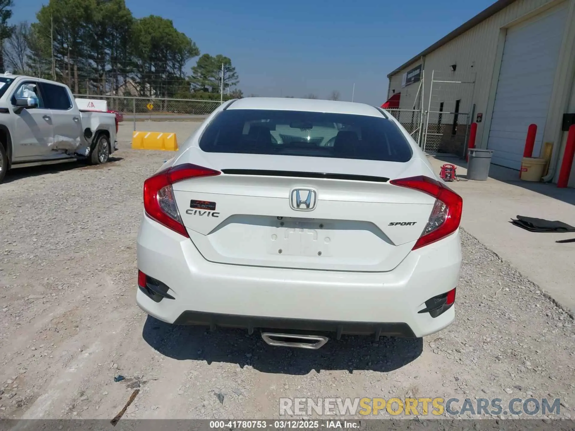 16 Photograph of a damaged car 19XFC2F82KE022747 HONDA CIVIC 2019