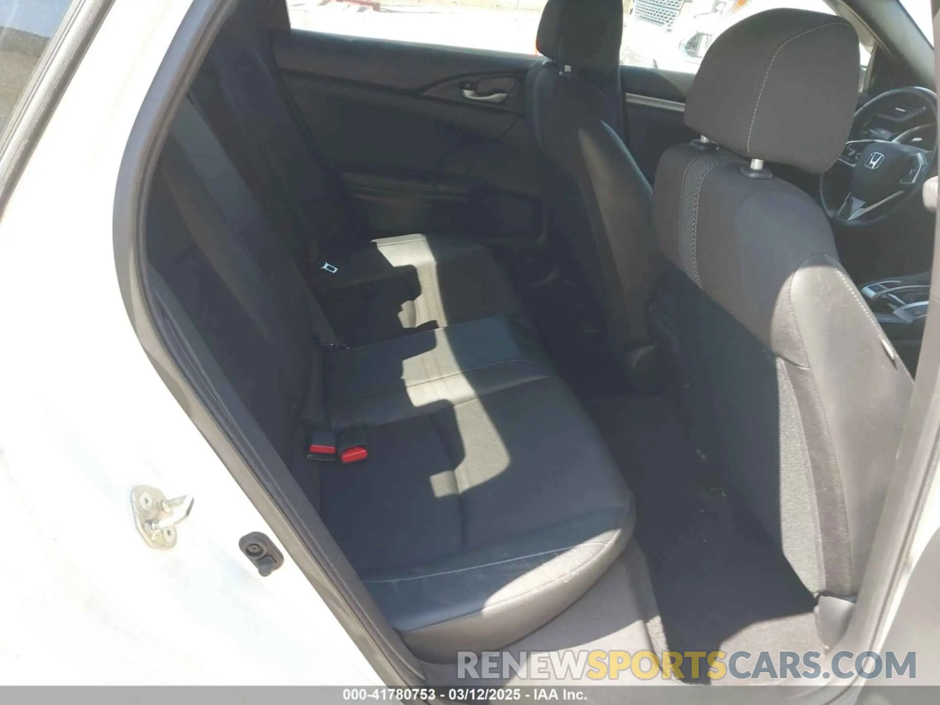8 Photograph of a damaged car 19XFC2F82KE022747 HONDA CIVIC 2019