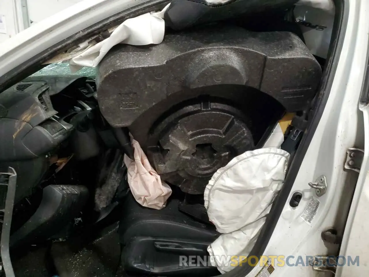 7 Photograph of a damaged car 19XFC2F82KE203623 HONDA CIVIC 2019