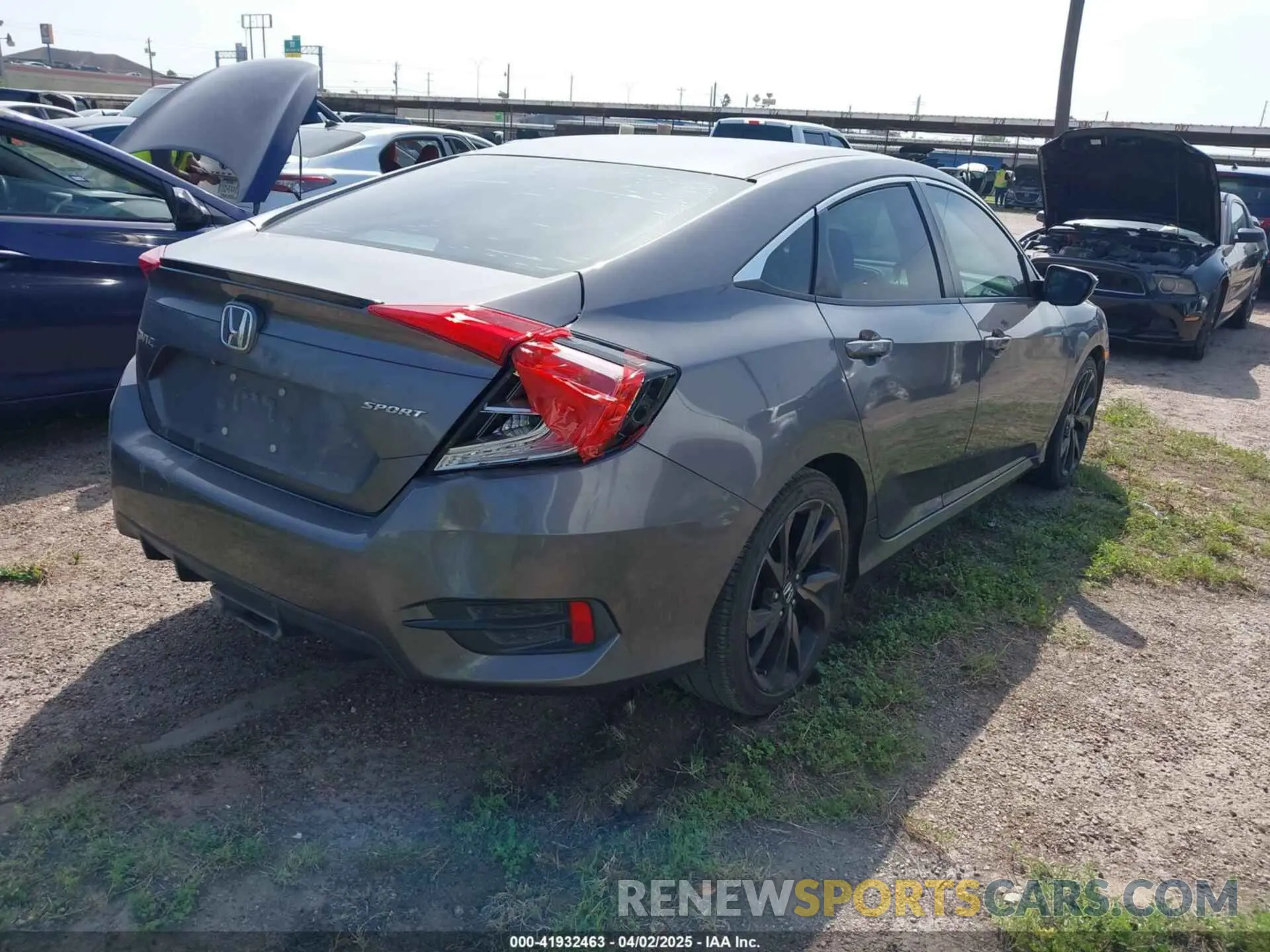 4 Photograph of a damaged car 19XFC2F83KE008940 HONDA CIVIC 2019