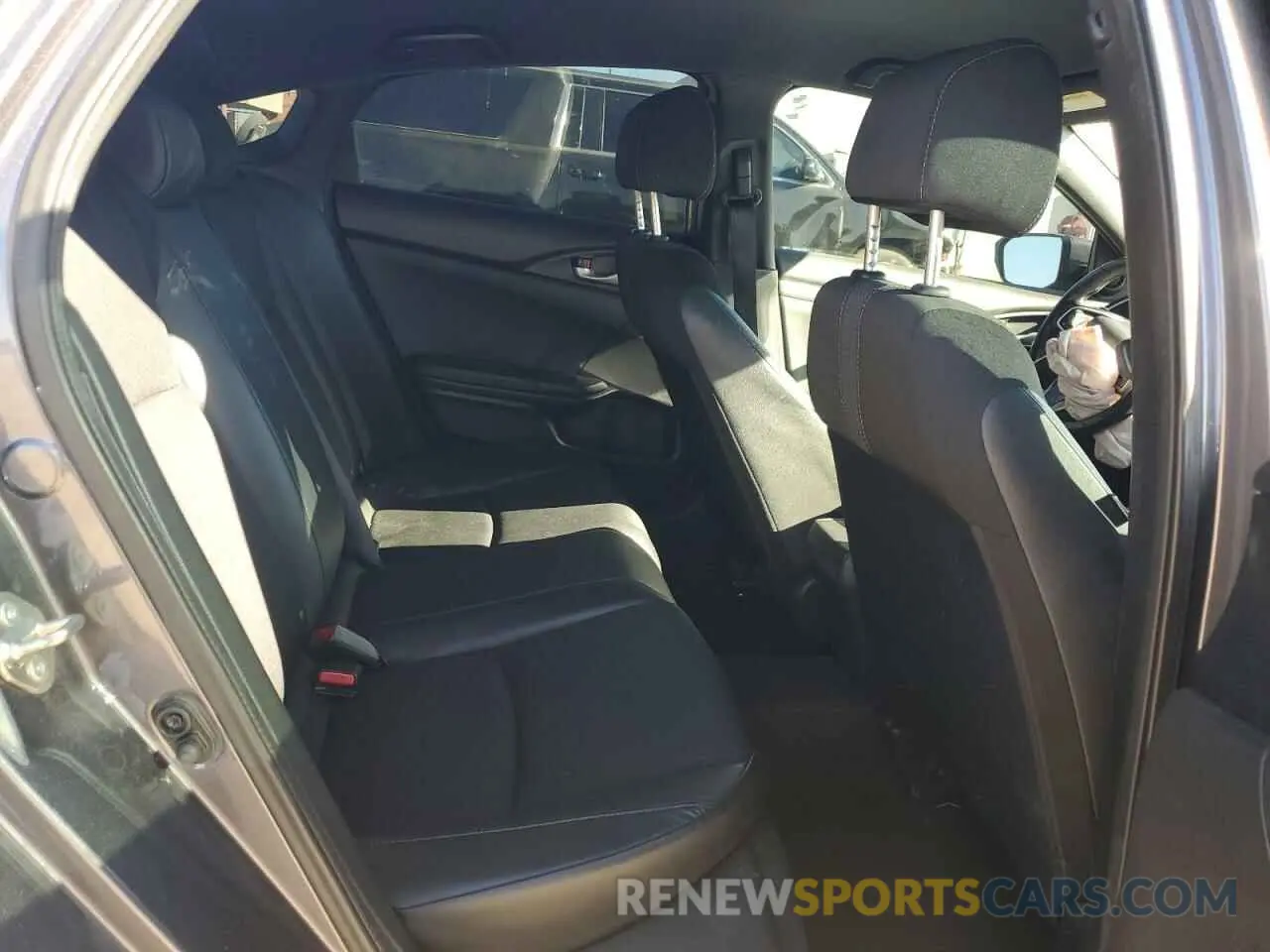10 Photograph of a damaged car 19XFC2F83KE215358 HONDA CIVIC 2019
