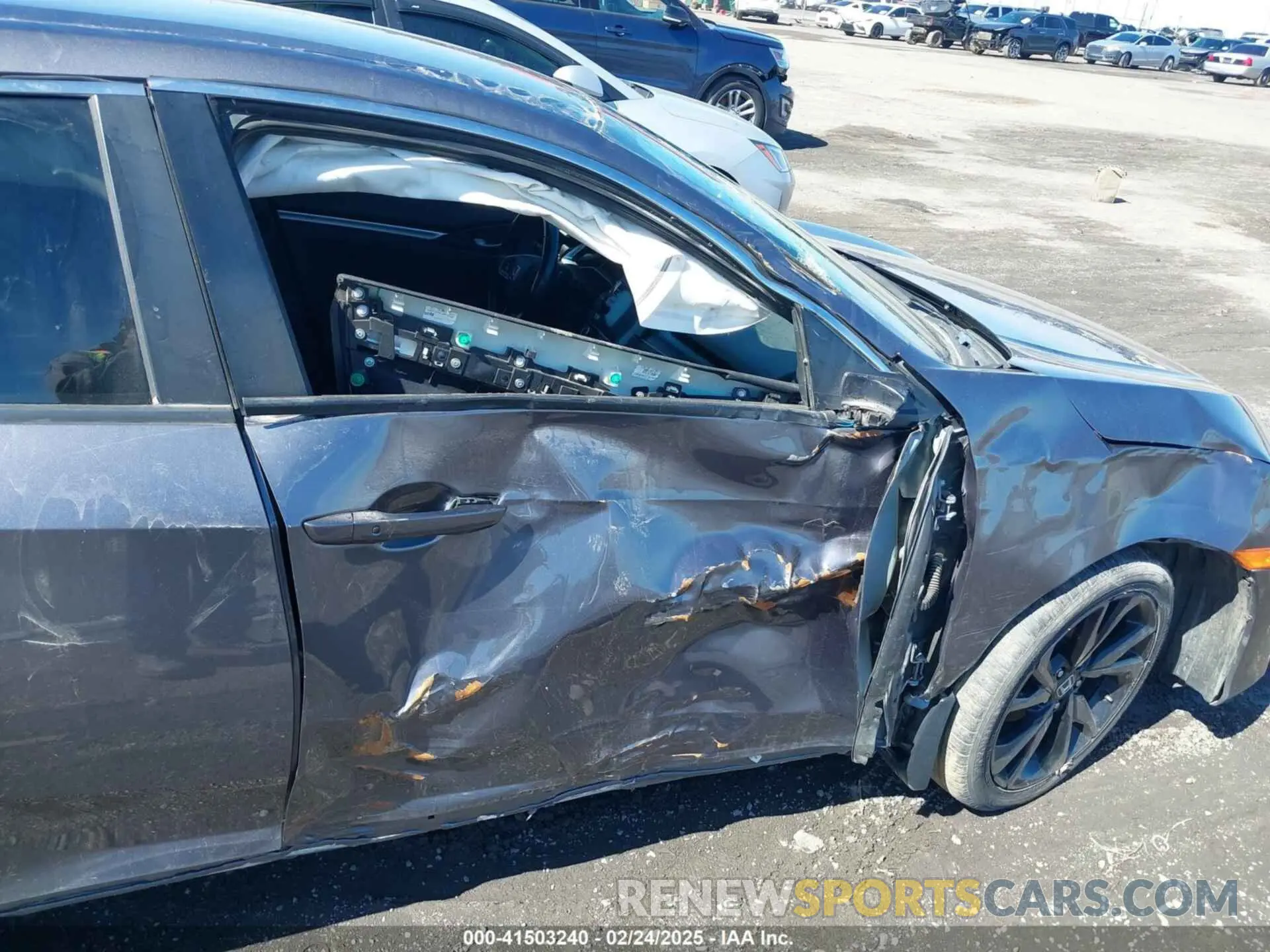 6 Photograph of a damaged car 19XFC2F84KE035922 HONDA CIVIC 2019