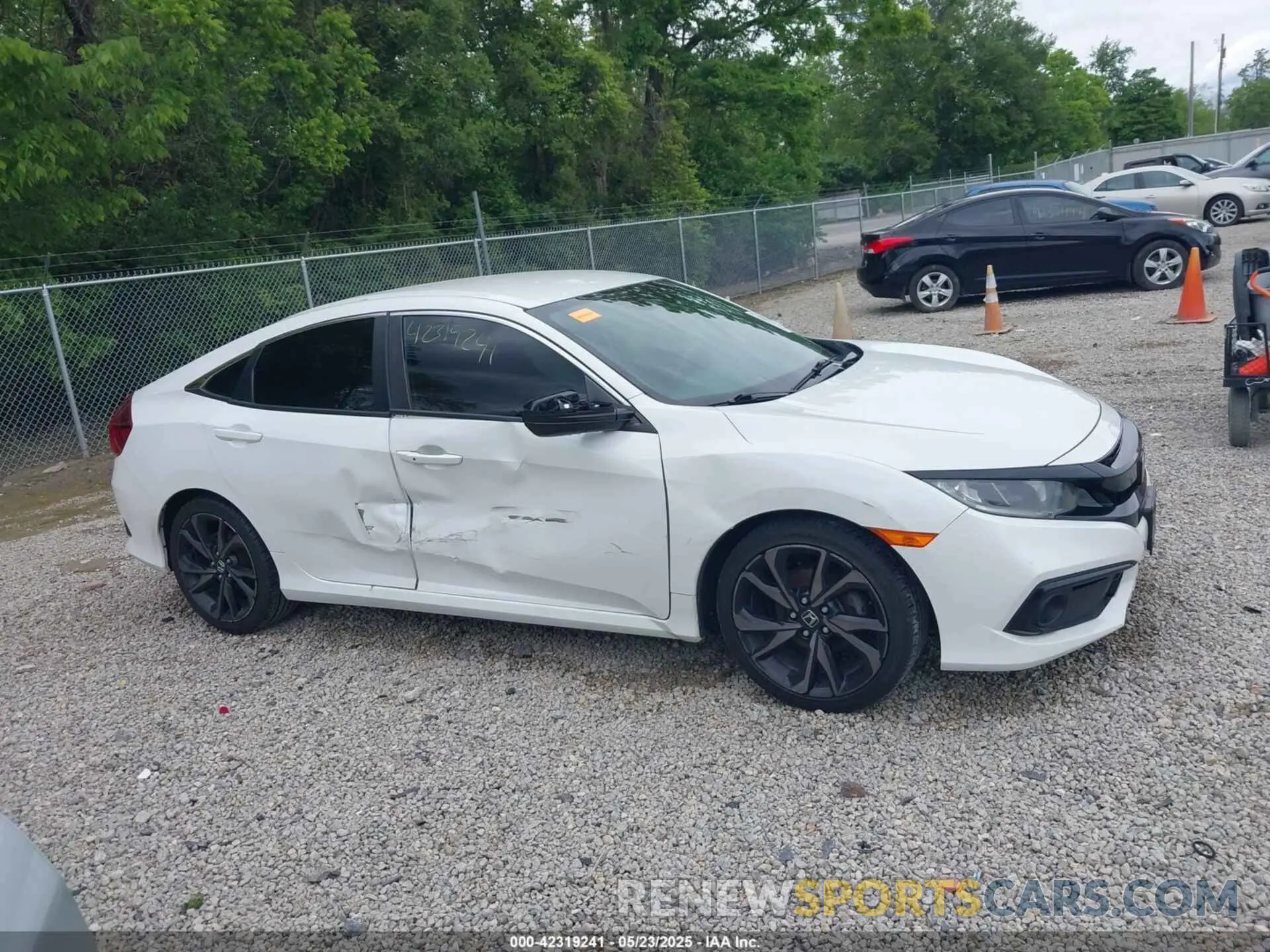 13 Photograph of a damaged car 19XFC2F85KE019311 HONDA CIVIC 2019