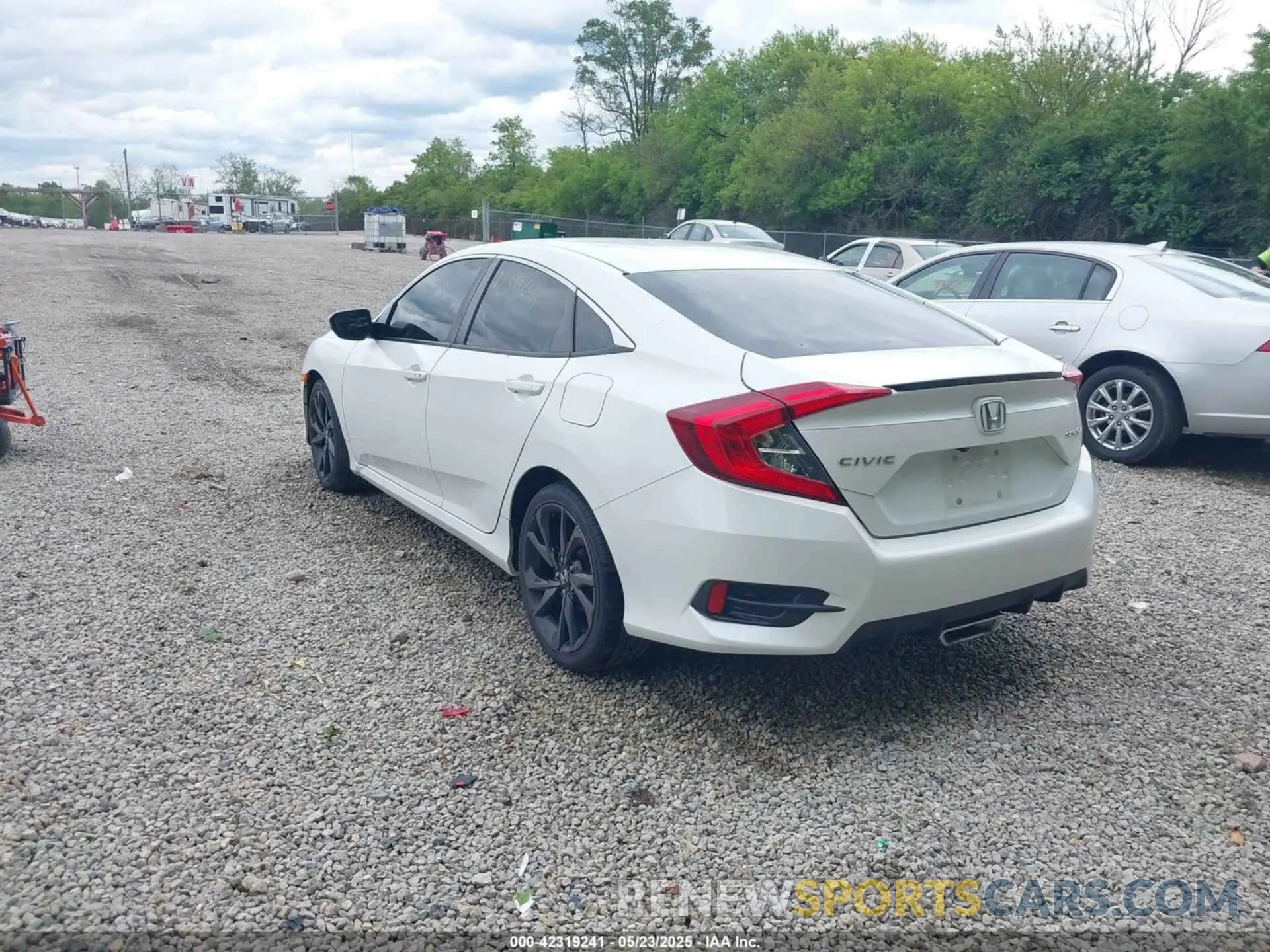 3 Photograph of a damaged car 19XFC2F85KE019311 HONDA CIVIC 2019