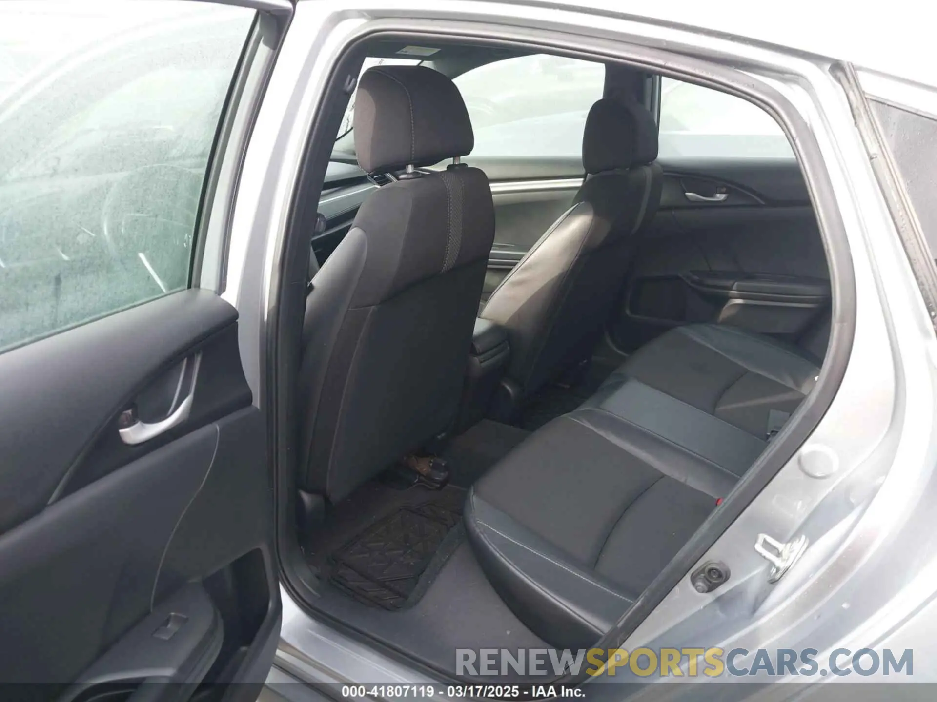 20 Photograph of a damaged car 19XFC2F85KE200828 HONDA CIVIC 2019