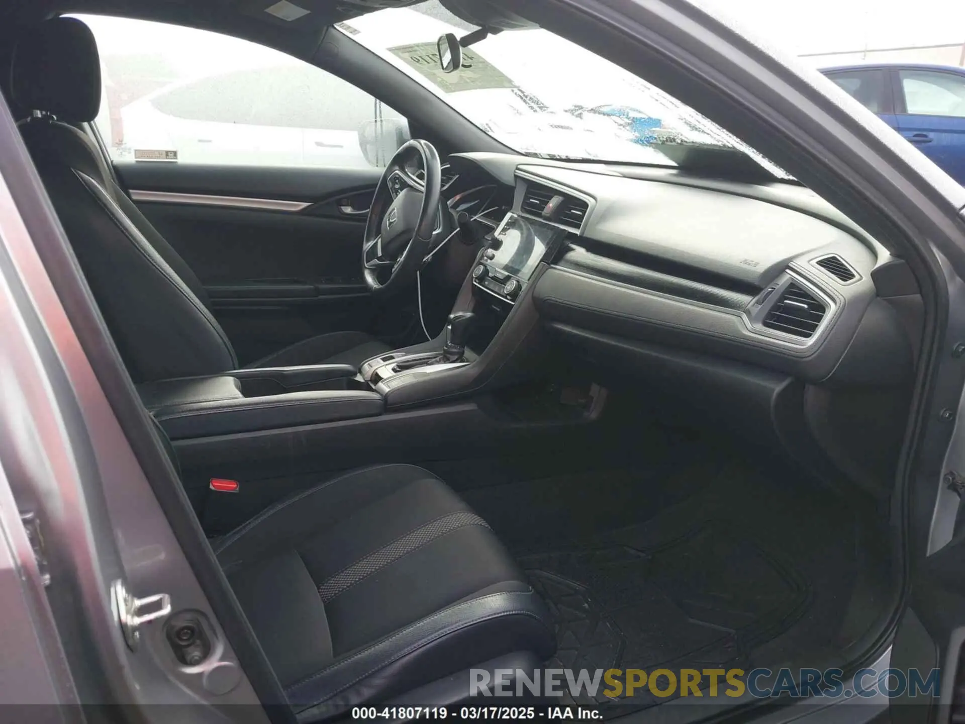 5 Photograph of a damaged car 19XFC2F85KE200828 HONDA CIVIC 2019