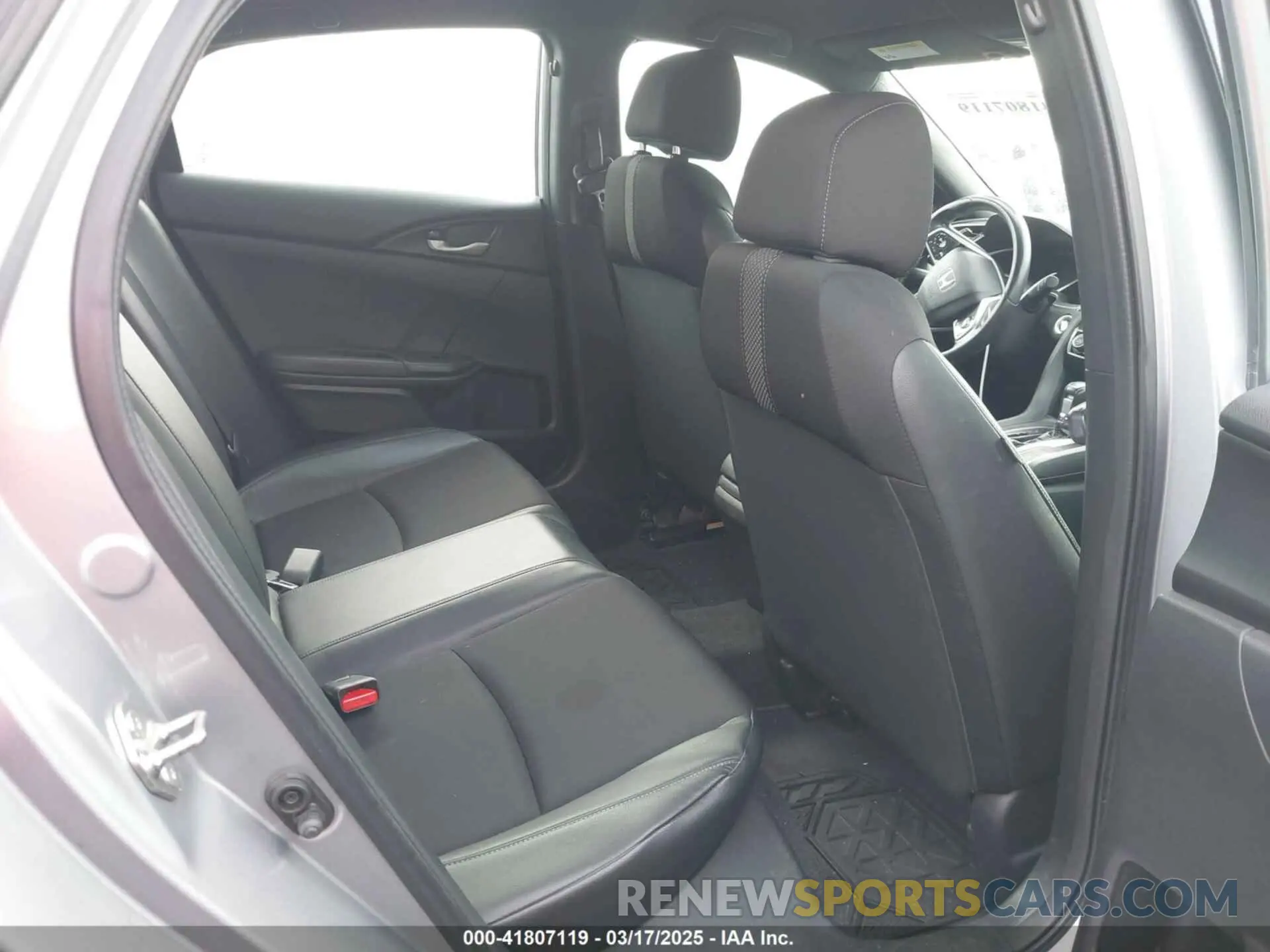 8 Photograph of a damaged car 19XFC2F85KE200828 HONDA CIVIC 2019