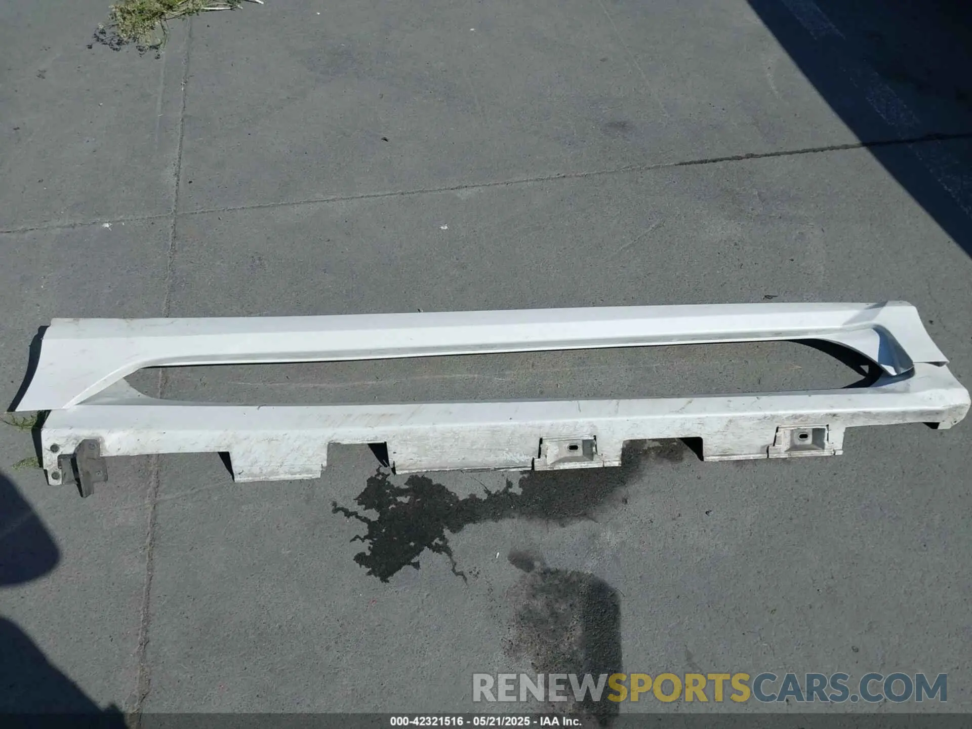 12 Photograph of a damaged car 19XFC2F85KE212204 HONDA CIVIC 2019