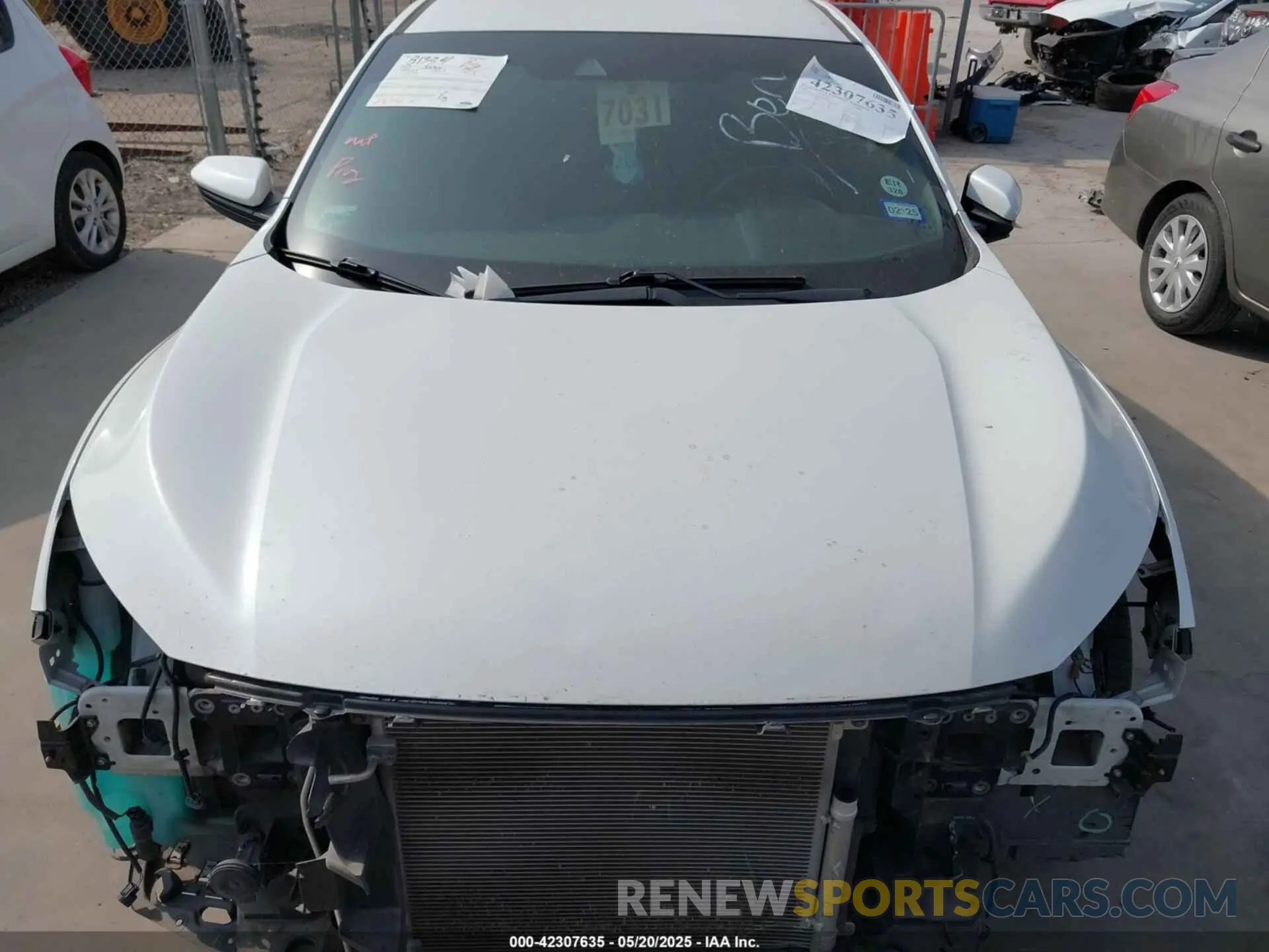 12 Photograph of a damaged car 19XFC2F86KE004378 HONDA CIVIC 2019