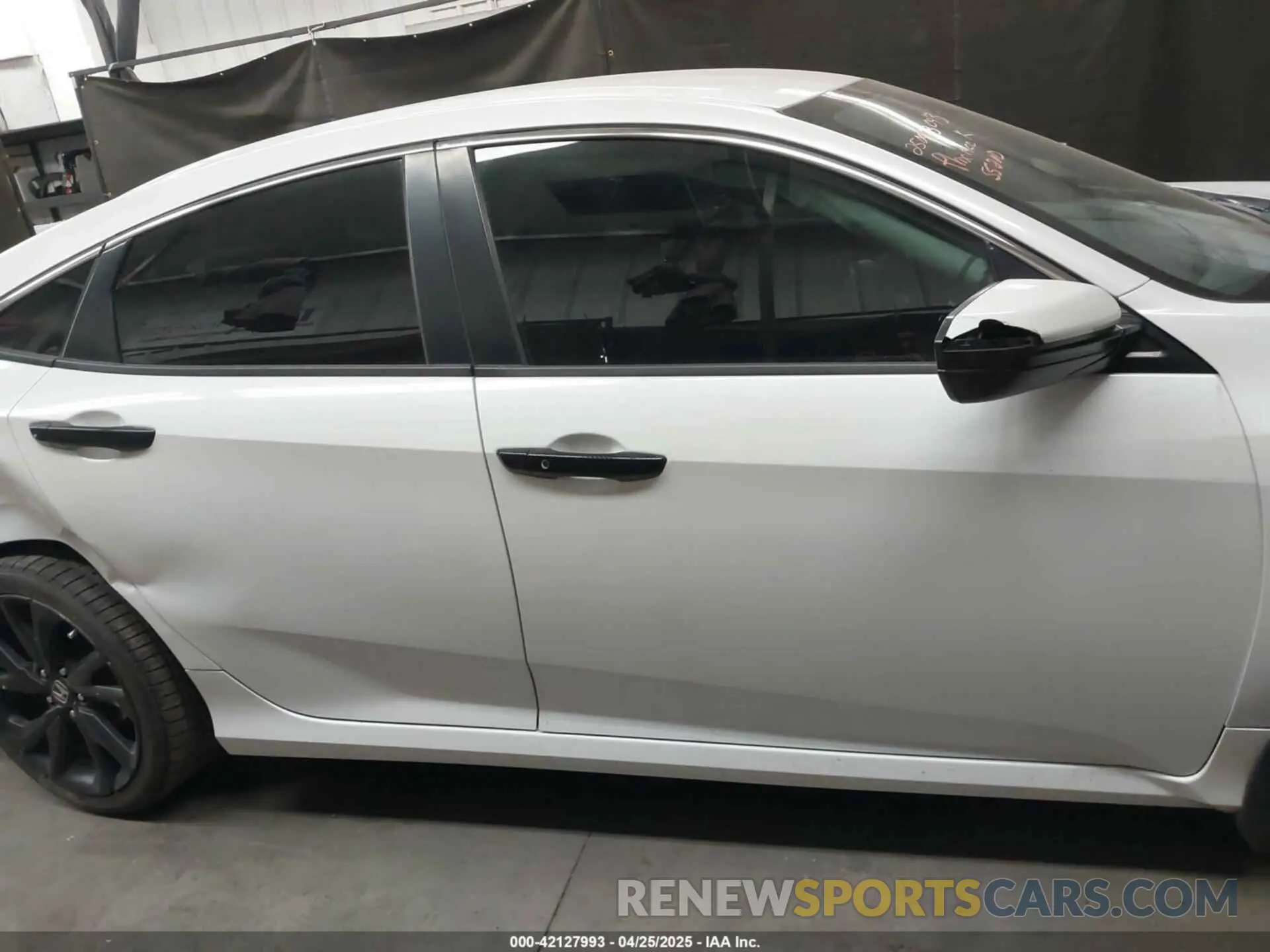 13 Photograph of a damaged car 19XFC2F86KE022749 HONDA CIVIC 2019