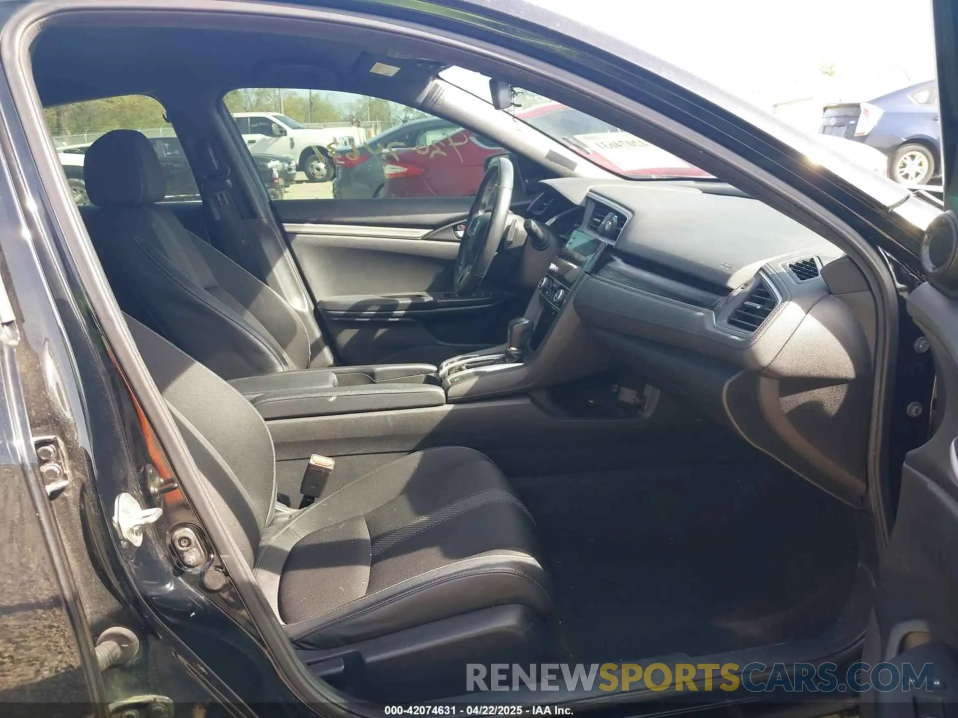5 Photograph of a damaged car 19XFC2F86KE045495 HONDA CIVIC 2019