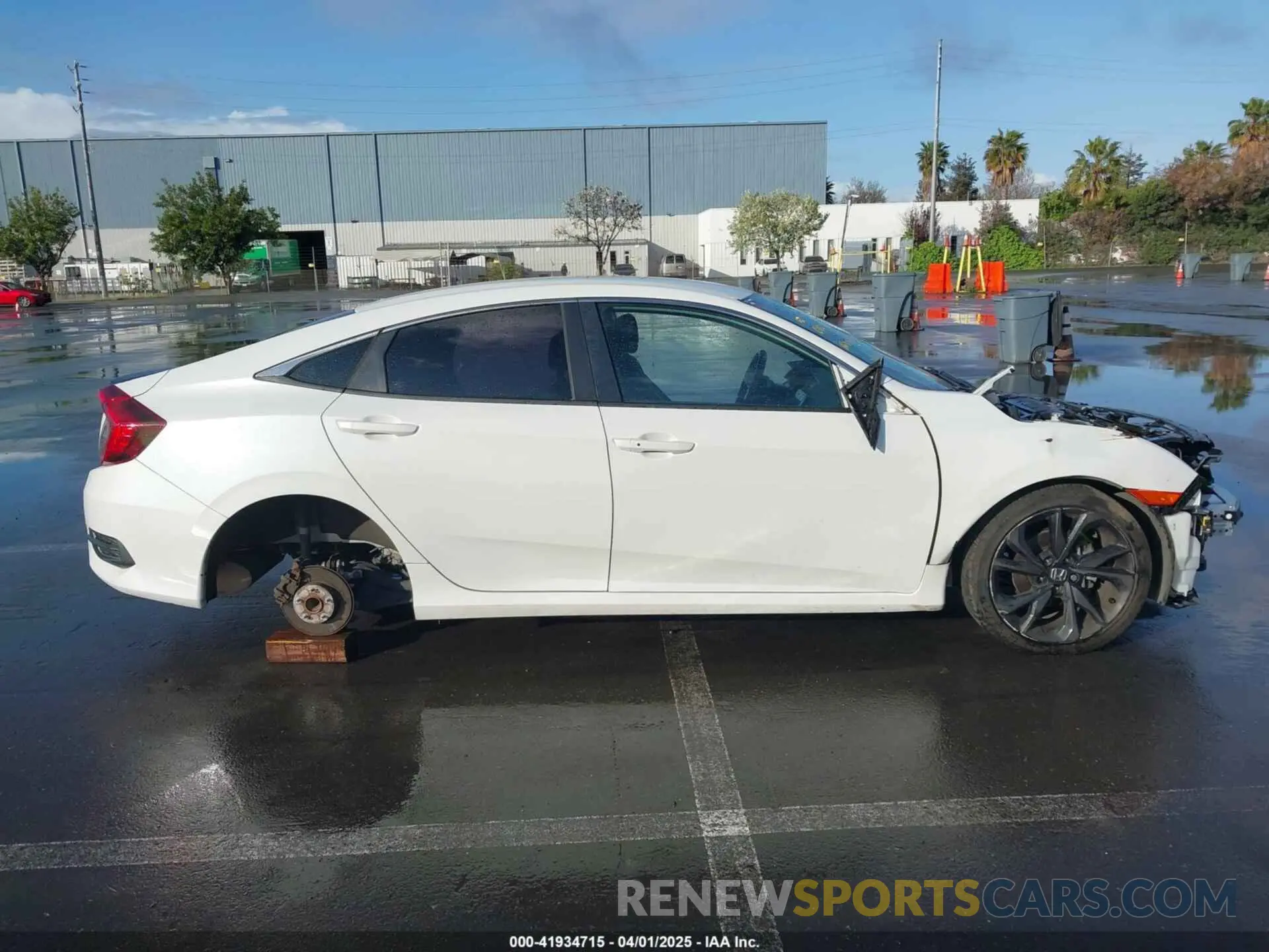 12 Photograph of a damaged car 19XFC2F86KE215368 HONDA CIVIC 2019