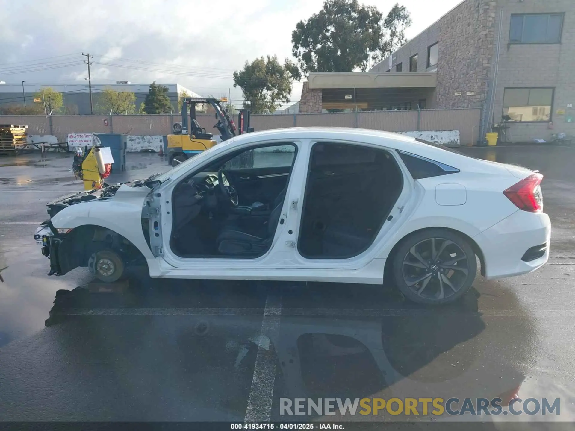 13 Photograph of a damaged car 19XFC2F86KE215368 HONDA CIVIC 2019