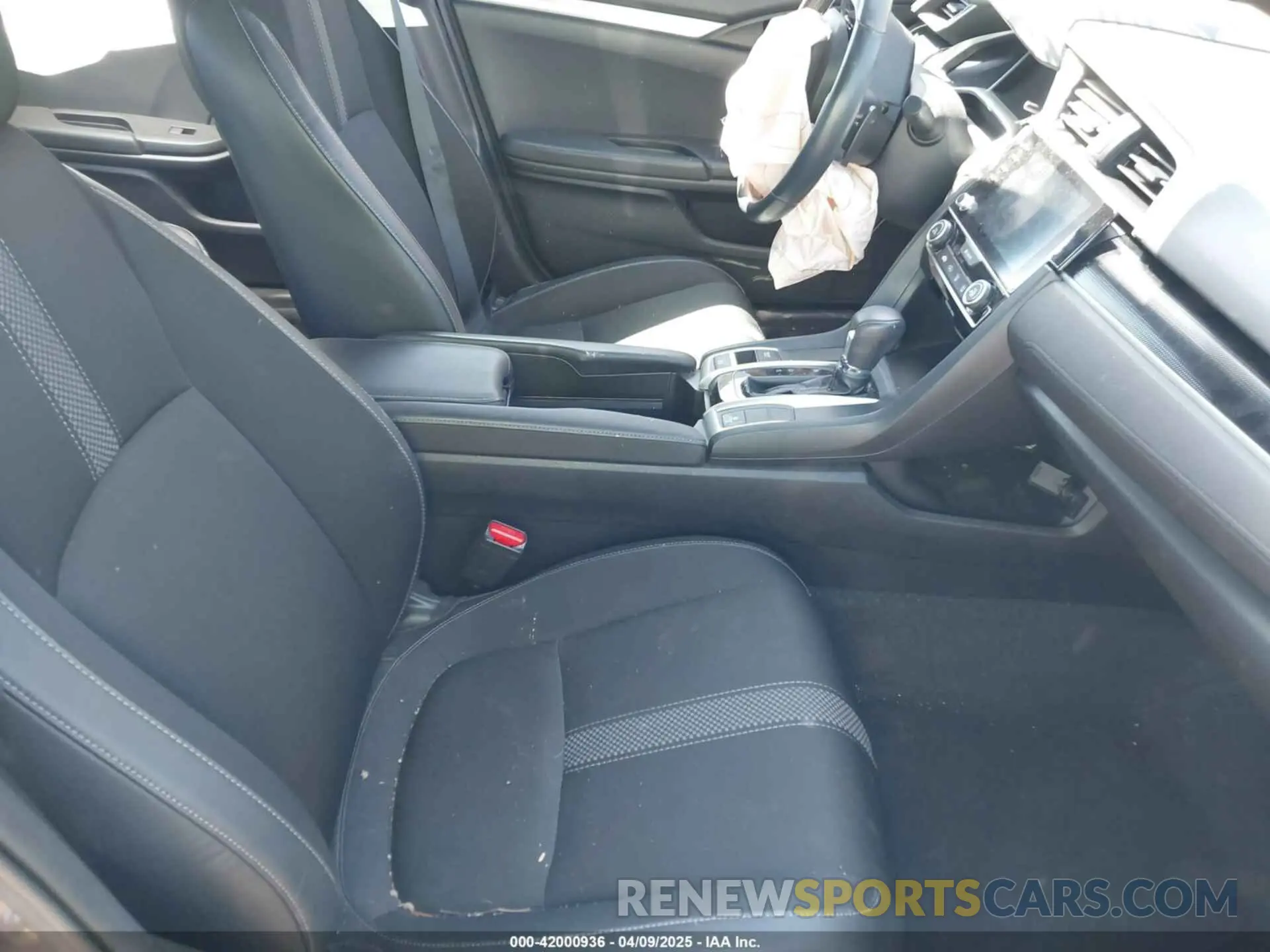 5 Photograph of a damaged car 19XFC2F88KE028035 HONDA CIVIC 2019