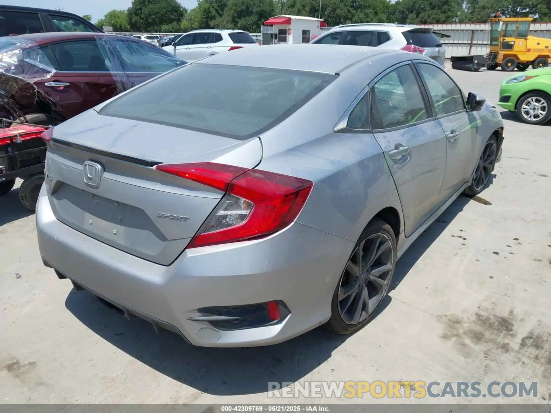 4 Photograph of a damaged car 19XFC2F88KE036734 HONDA CIVIC 2019
