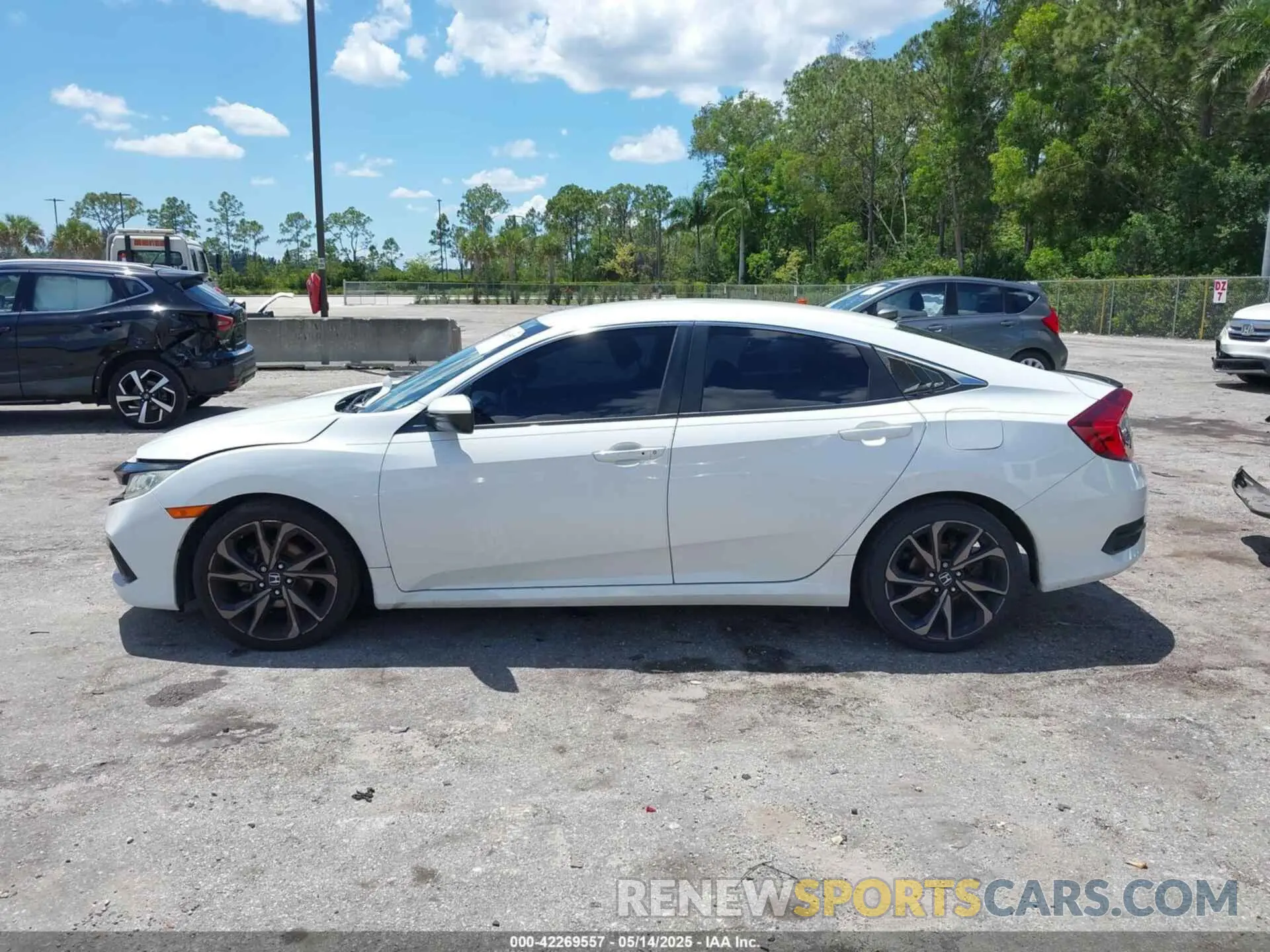 14 Photograph of a damaged car 19XFC2F88KE047720 HONDA CIVIC 2019