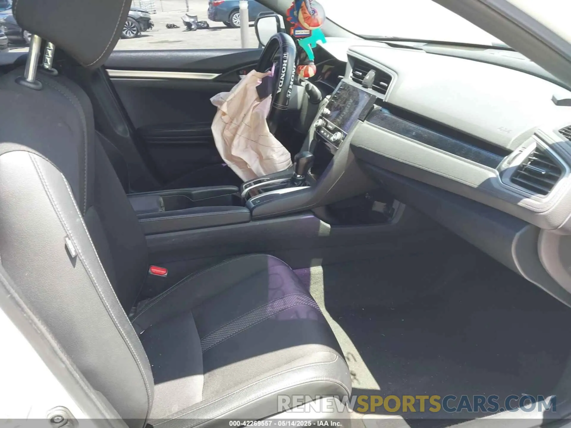 5 Photograph of a damaged car 19XFC2F88KE047720 HONDA CIVIC 2019