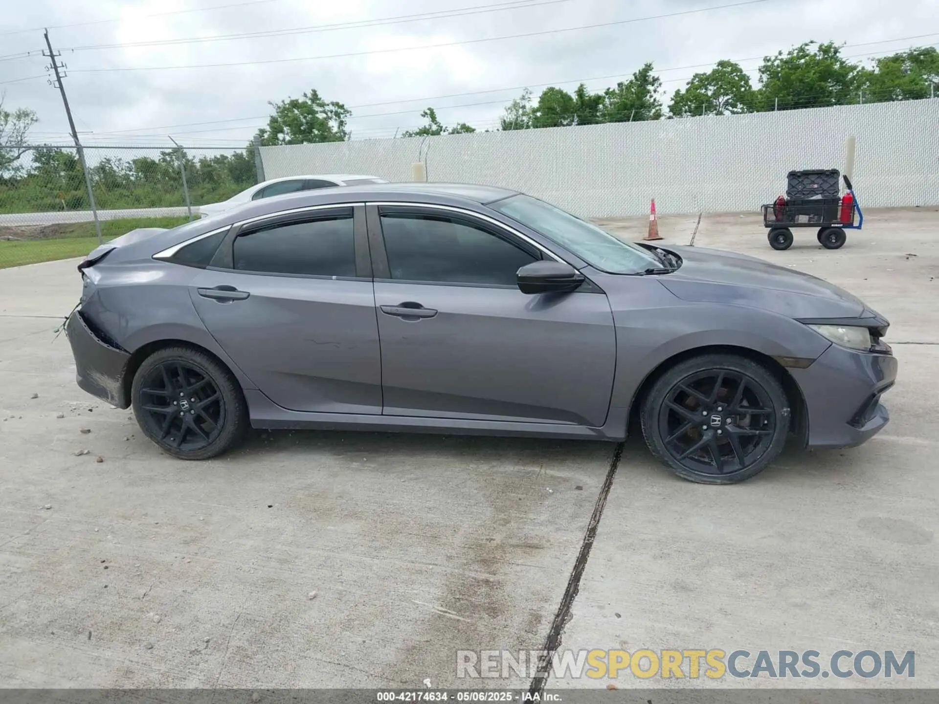 13 Photograph of a damaged car 19XFC2F88KE050780 HONDA CIVIC 2019