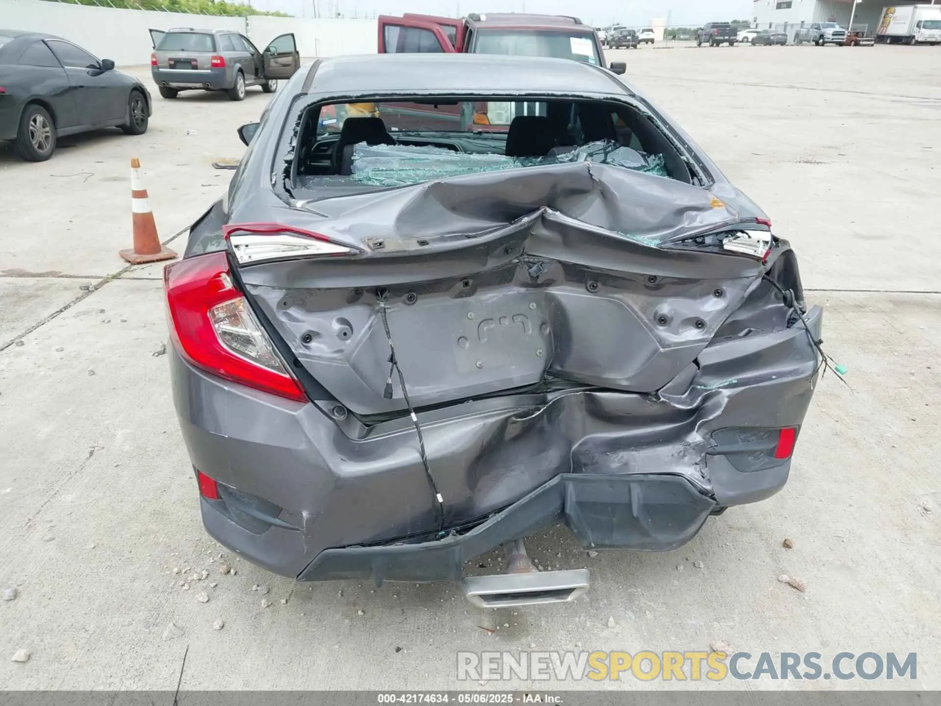 16 Photograph of a damaged car 19XFC2F88KE050780 HONDA CIVIC 2019
