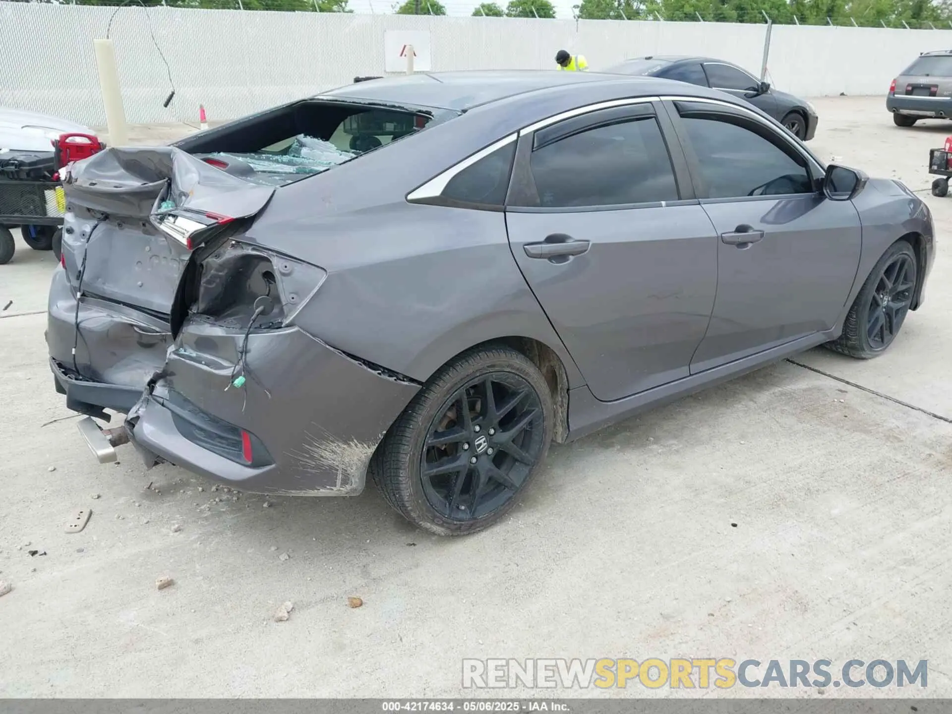 4 Photograph of a damaged car 19XFC2F88KE050780 HONDA CIVIC 2019