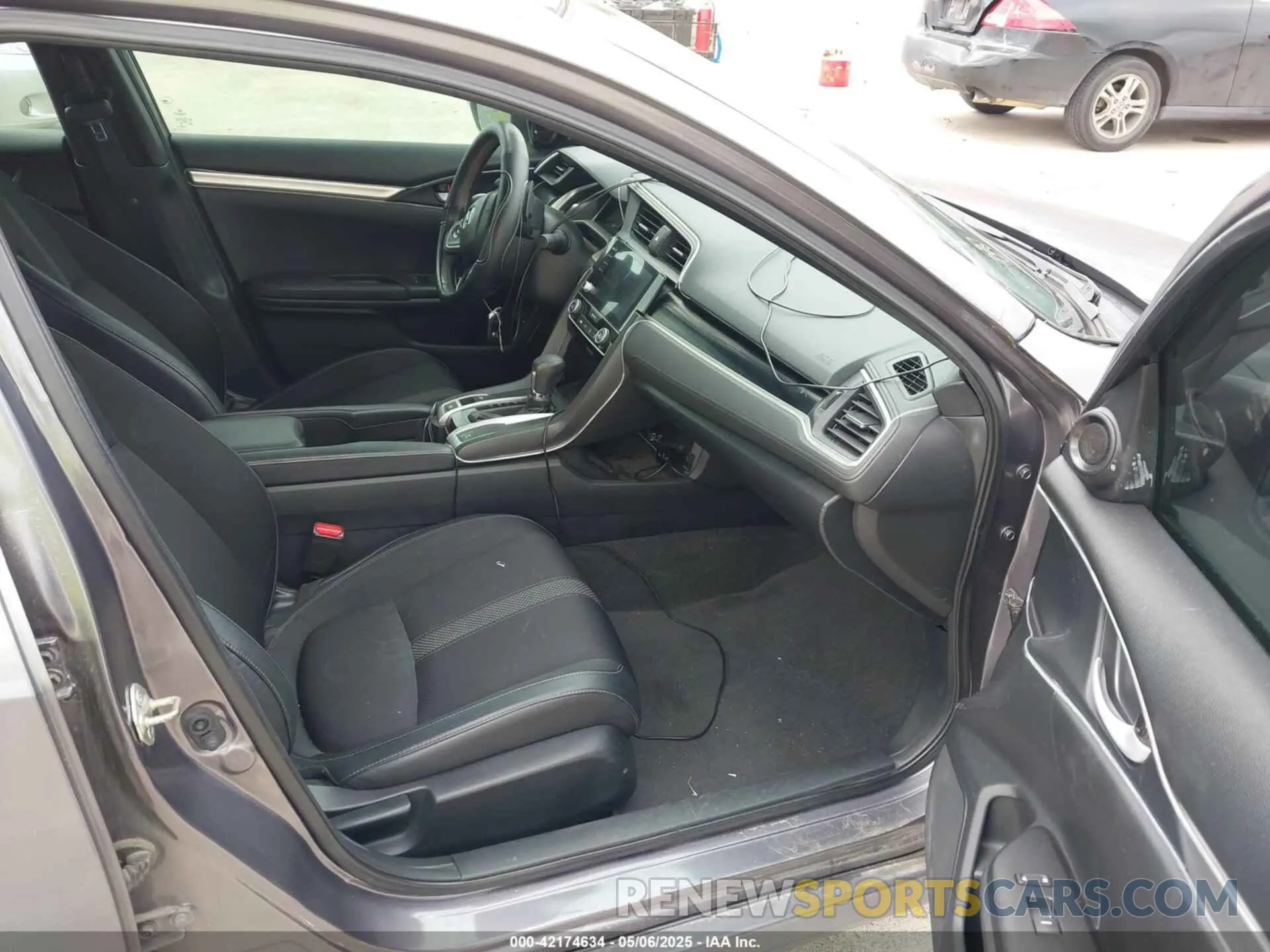 5 Photograph of a damaged car 19XFC2F88KE050780 HONDA CIVIC 2019
