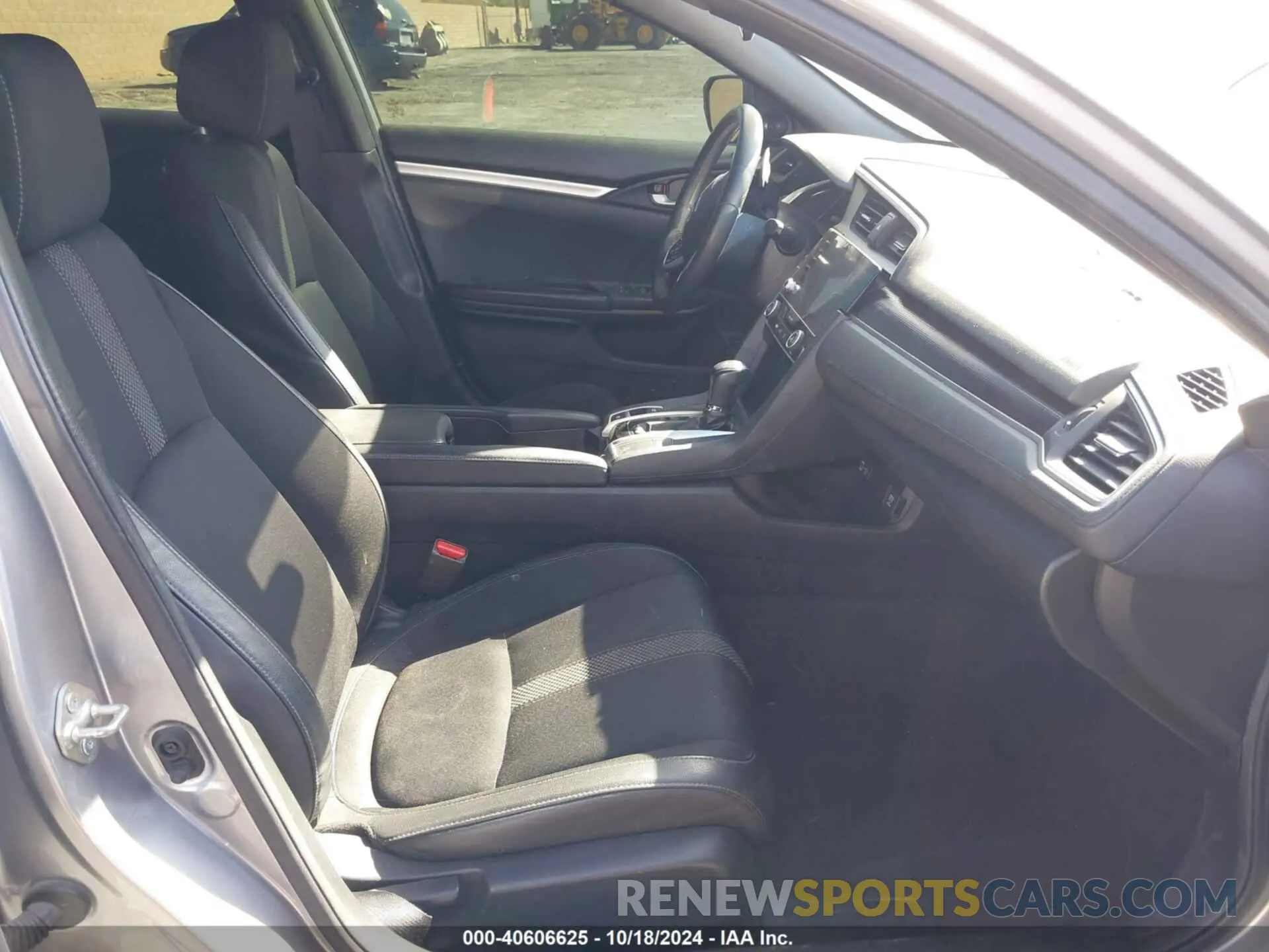 5 Photograph of a damaged car 19XFC2F88KE213377 HONDA CIVIC 2019