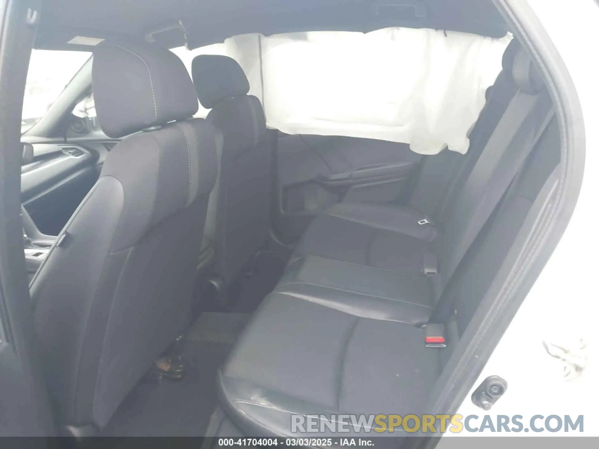 8 Photograph of a damaged car 19XFC2F89KE013334 HONDA CIVIC 2019