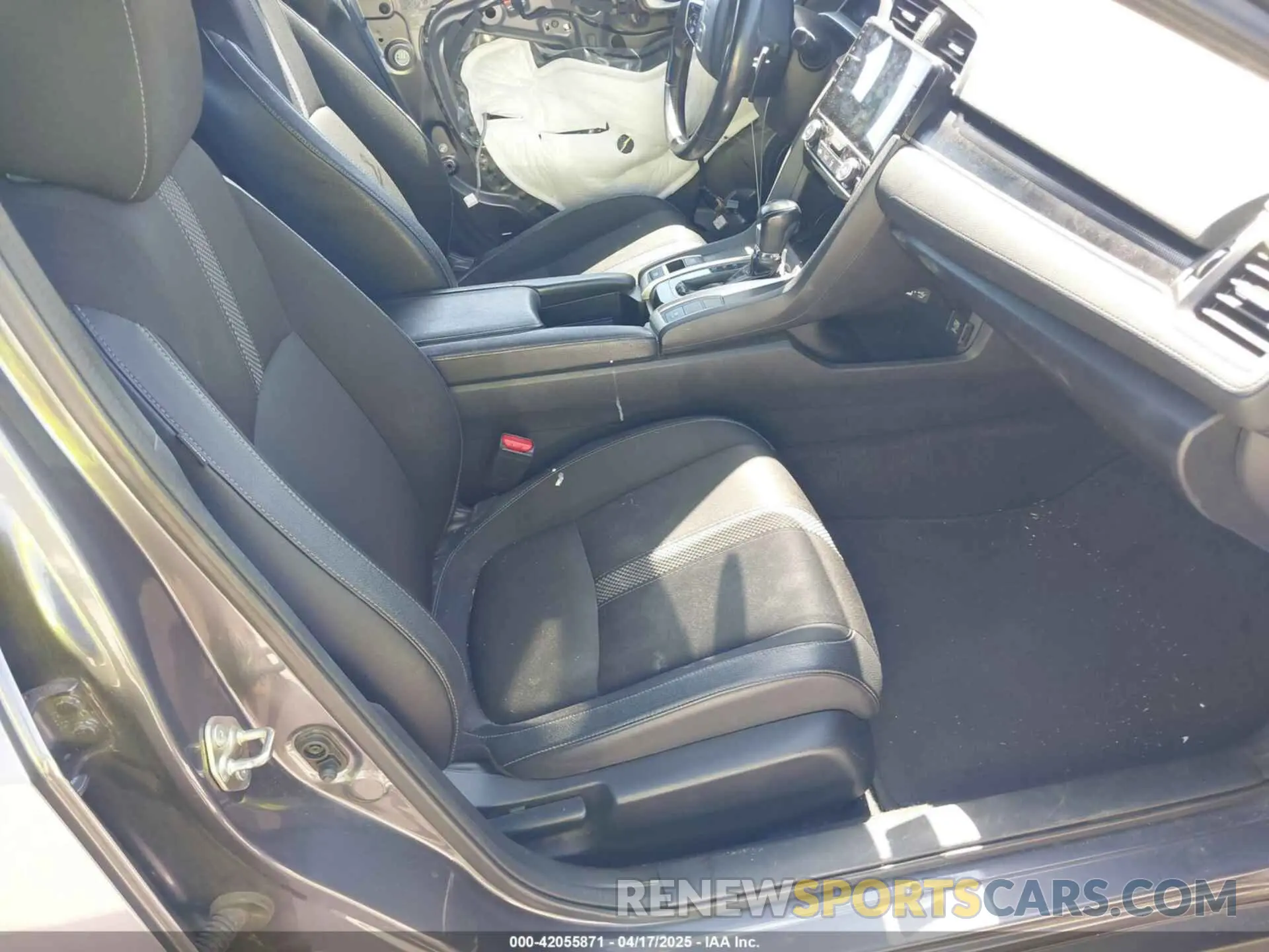 5 Photograph of a damaged car 19XFC2F89KE019683 HONDA CIVIC 2019