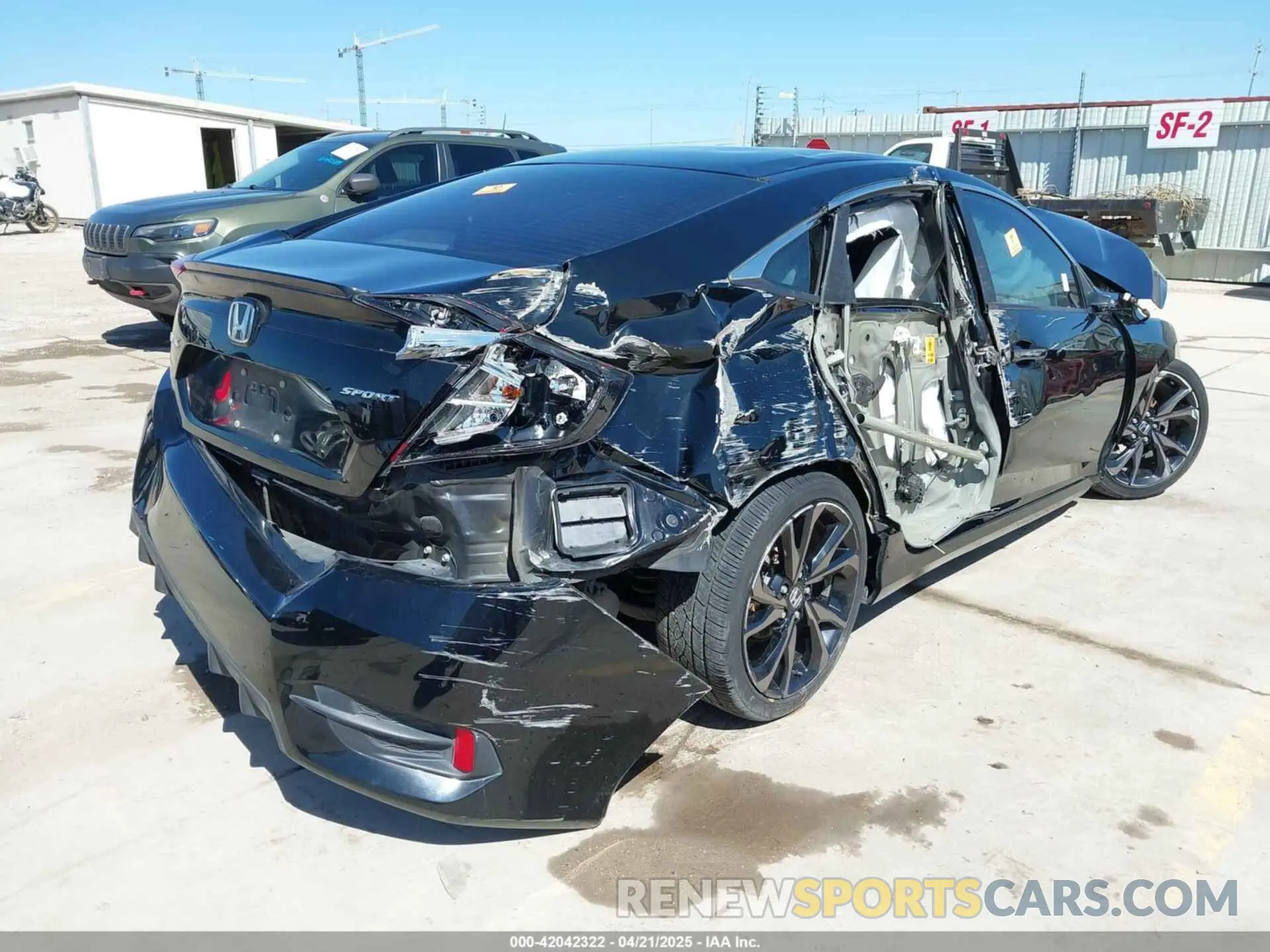 4 Photograph of a damaged car 19XFC2F89KE051016 HONDA CIVIC 2019