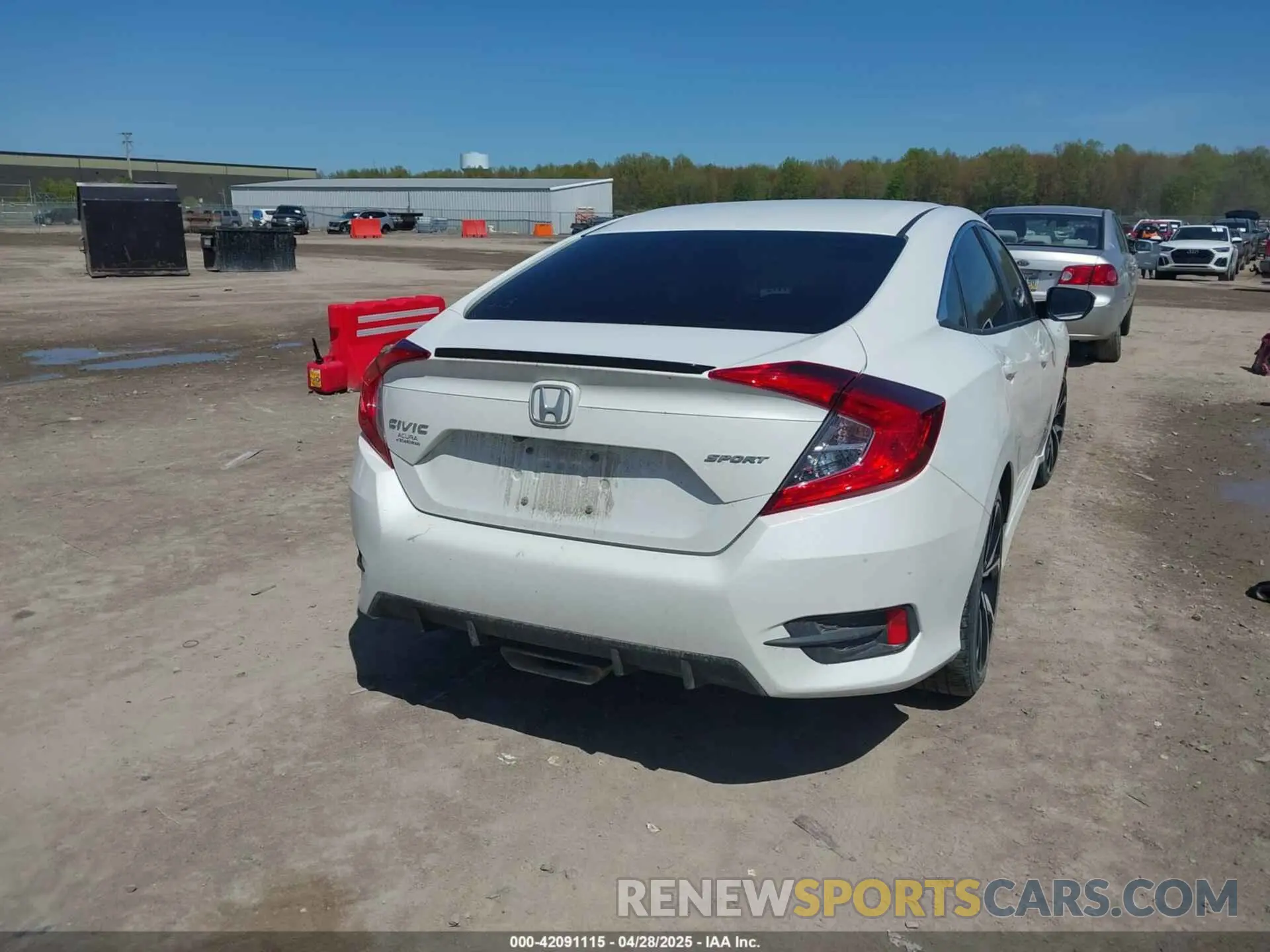 4 Photograph of a damaged car 19XFC2F8XKE026657 HONDA CIVIC 2019