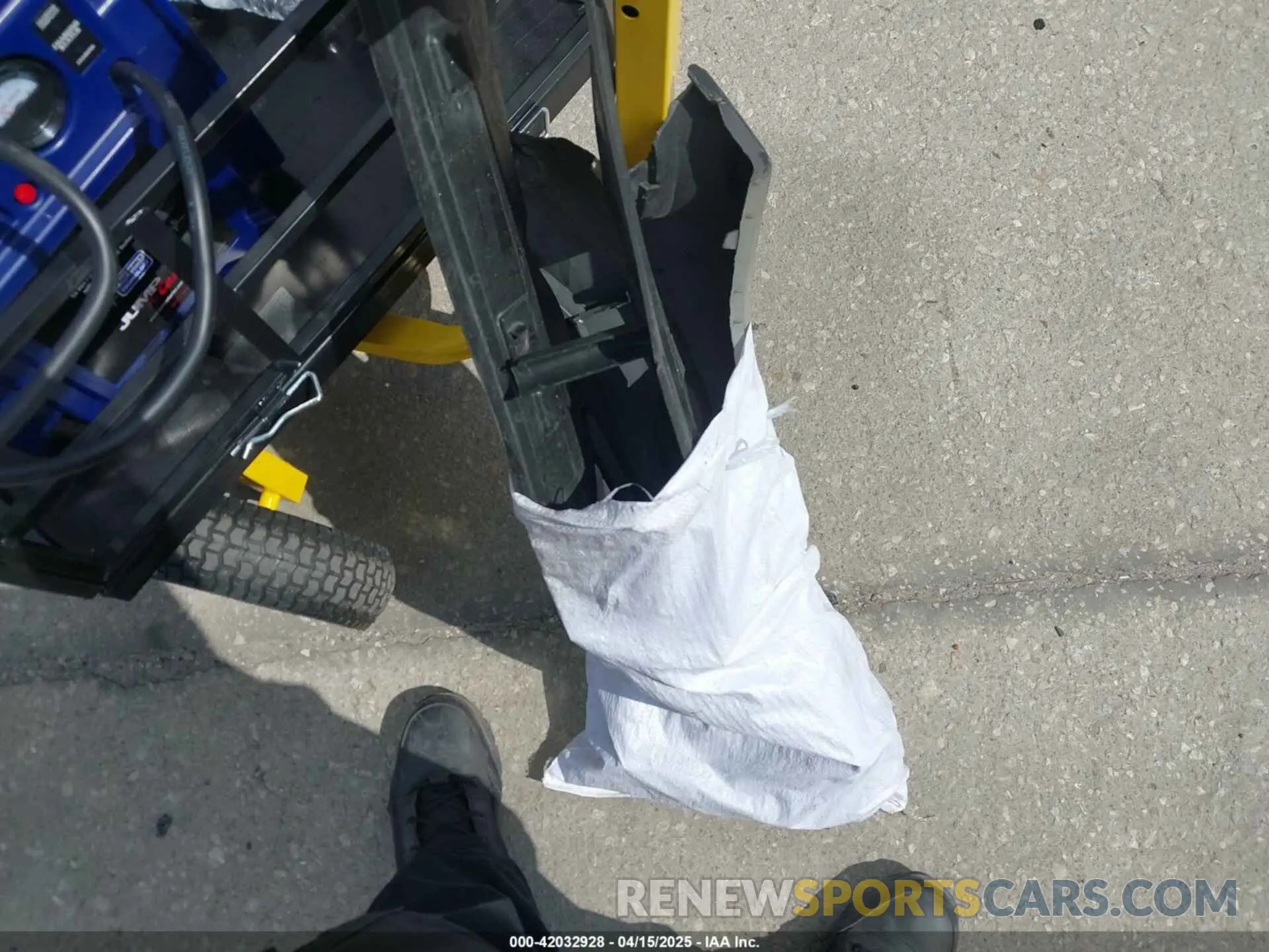 12 Photograph of a damaged car 19XFC2F8XKE035939 HONDA CIVIC 2019