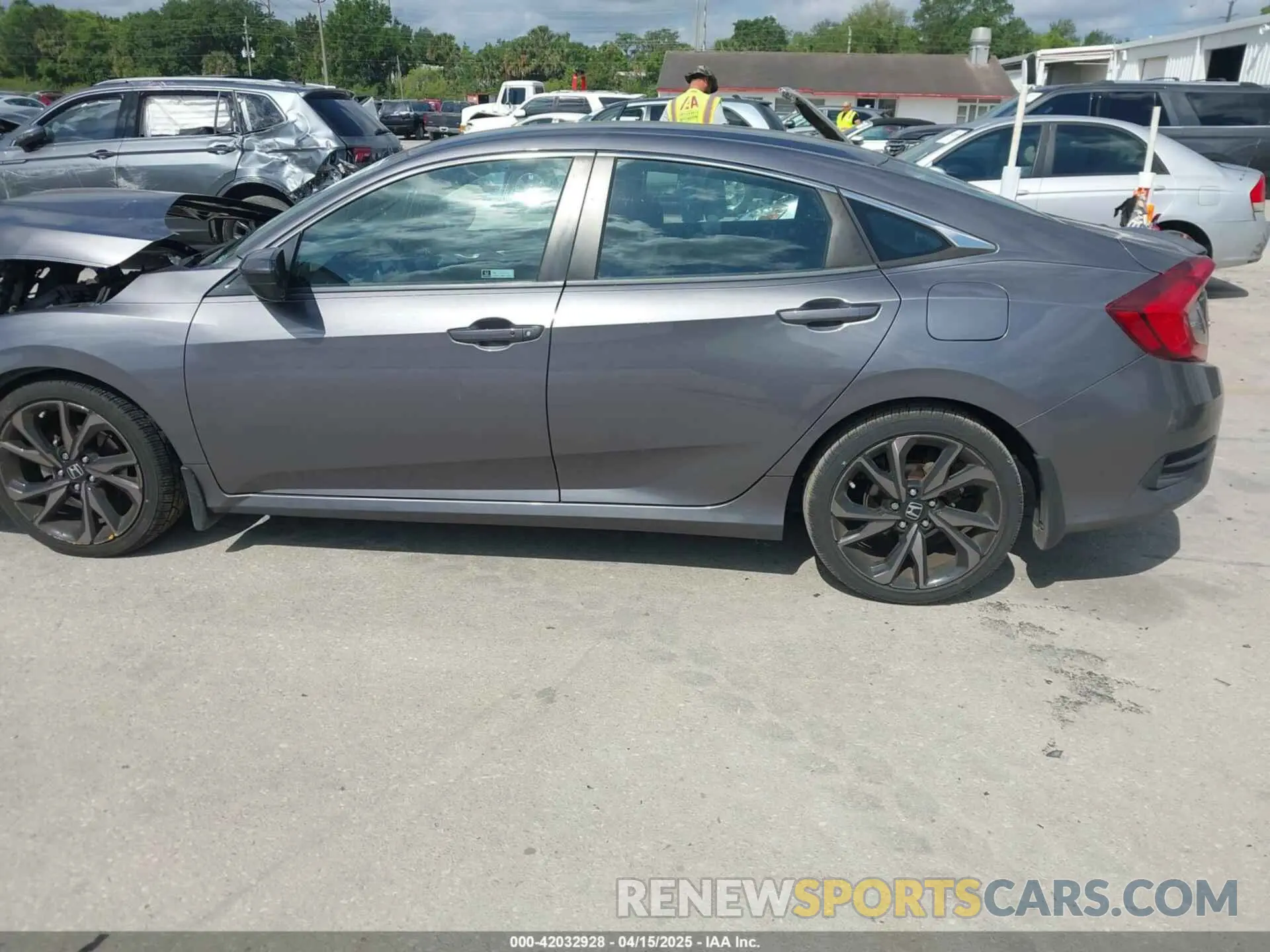 15 Photograph of a damaged car 19XFC2F8XKE035939 HONDA CIVIC 2019