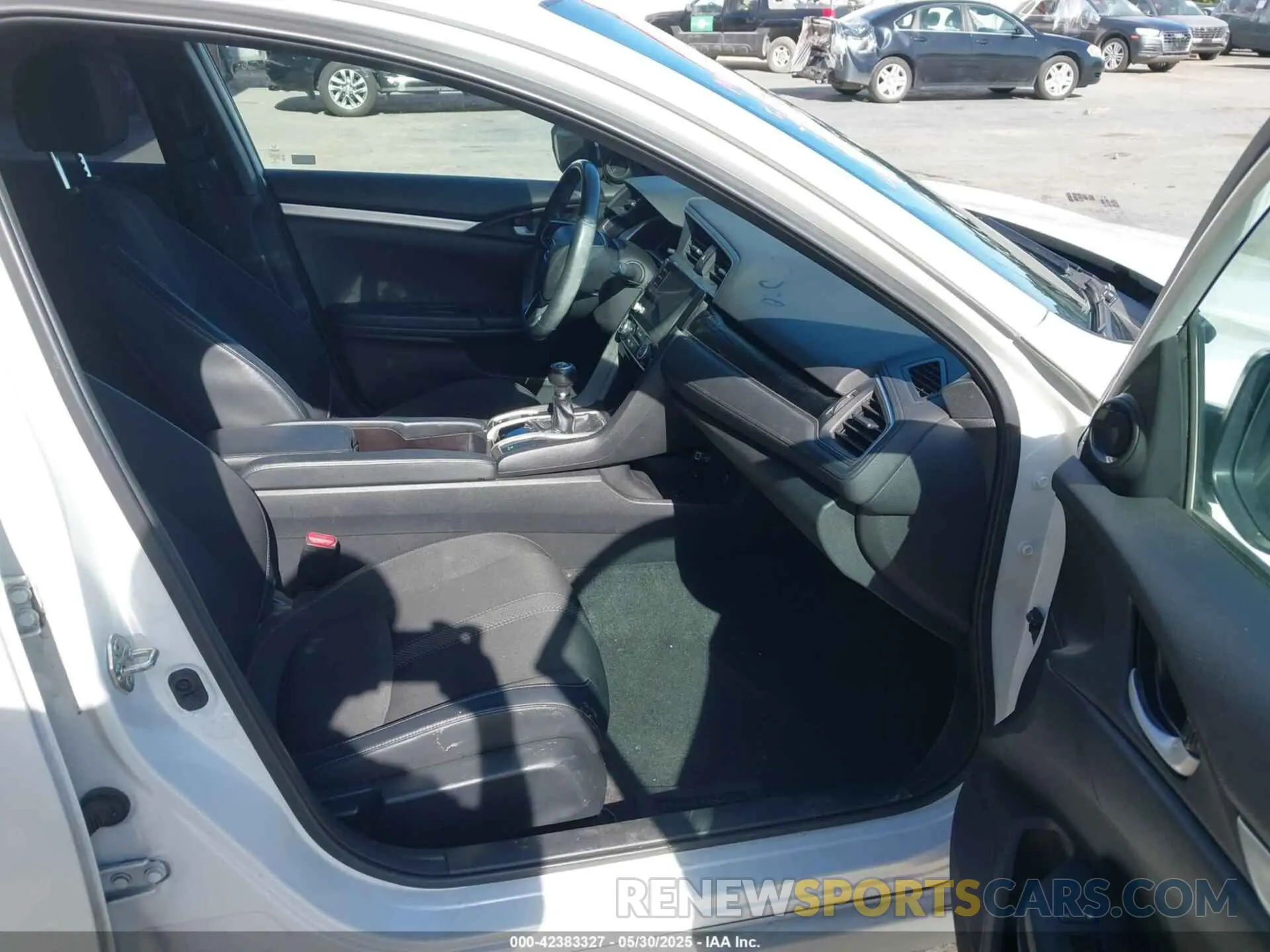 5 Photograph of a damaged car 2HGFC2E88KH501827 HONDA CIVIC 2019