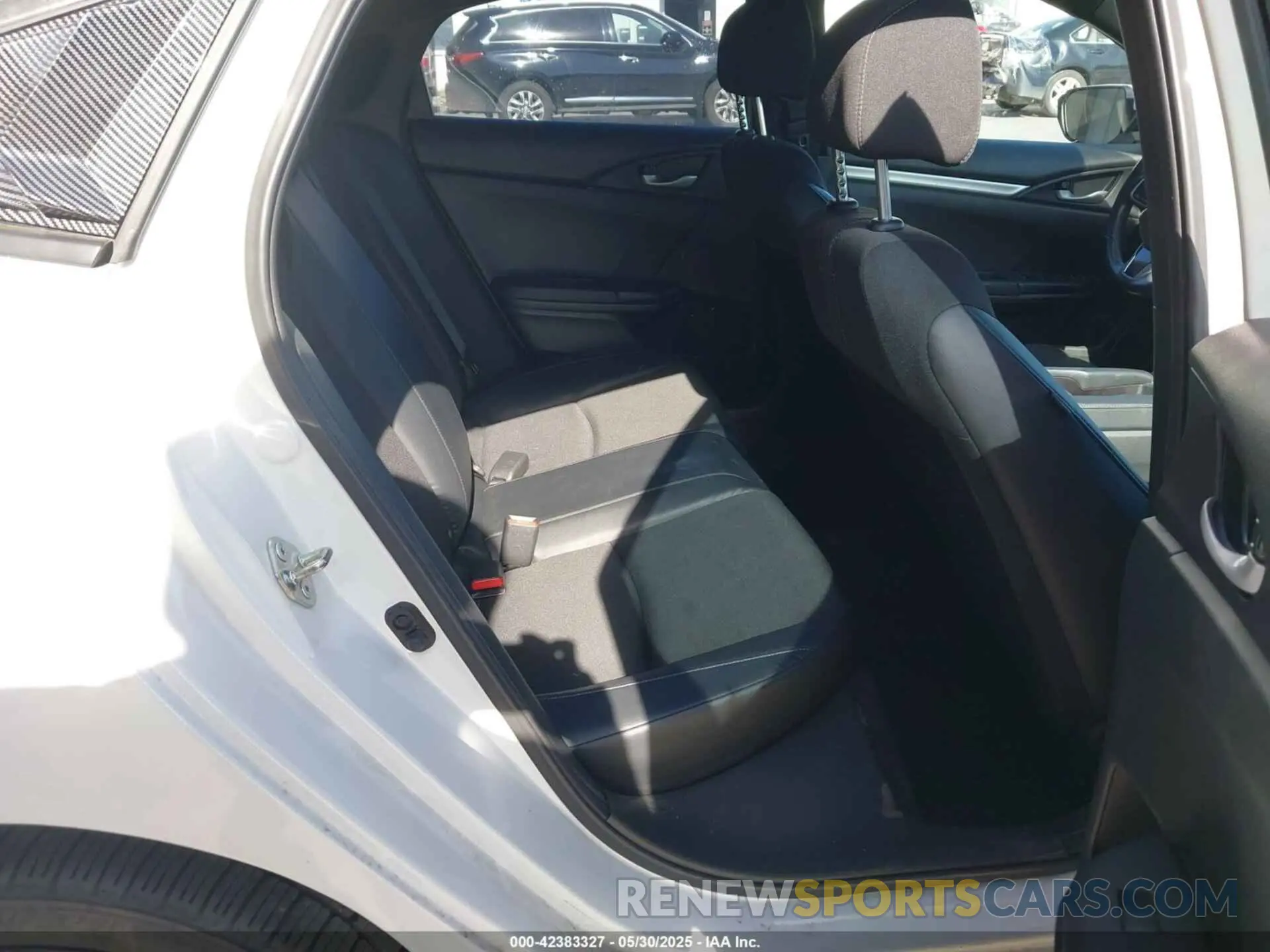 8 Photograph of a damaged car 2HGFC2E88KH501827 HONDA CIVIC 2019